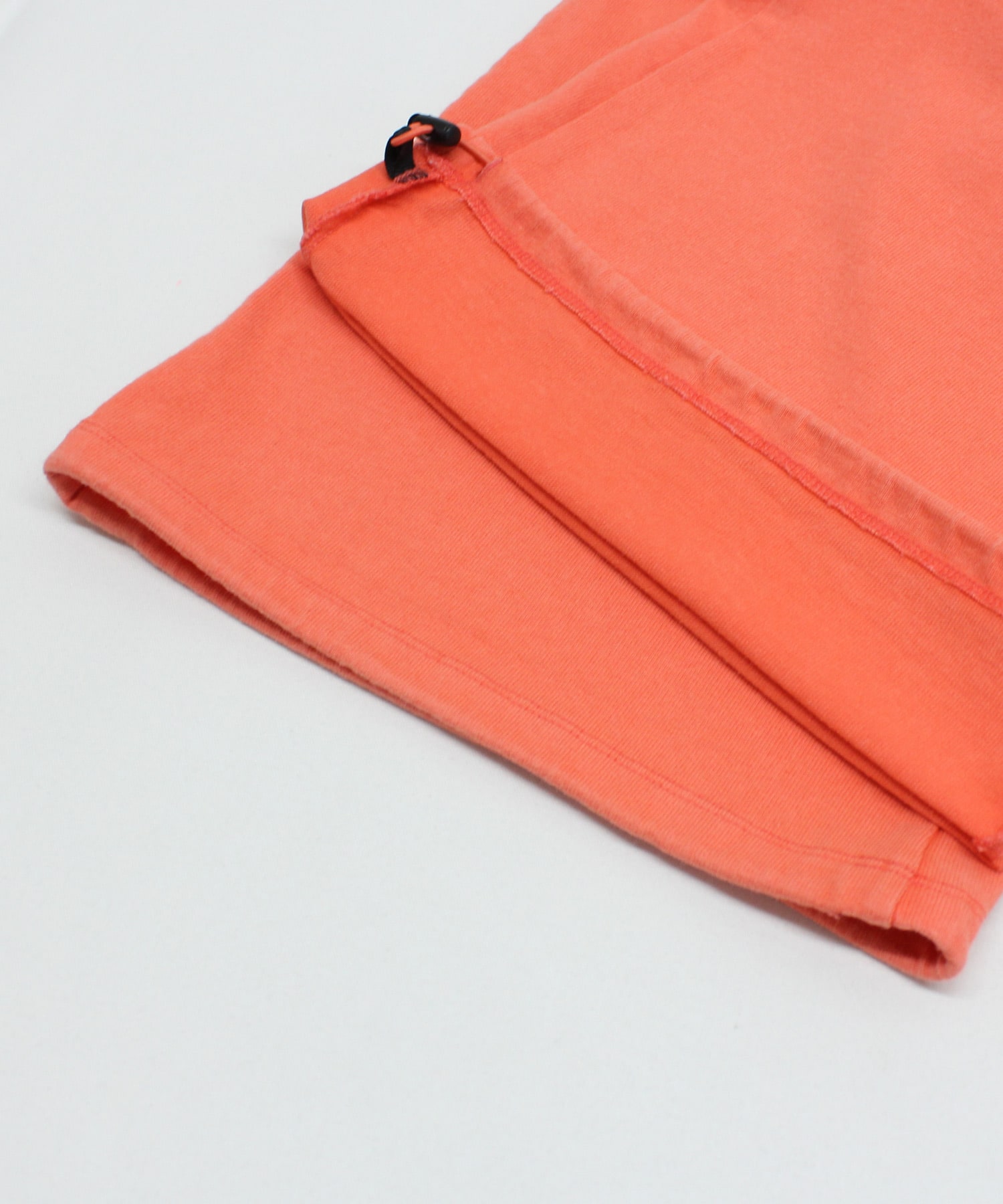 ネオンオレンジ