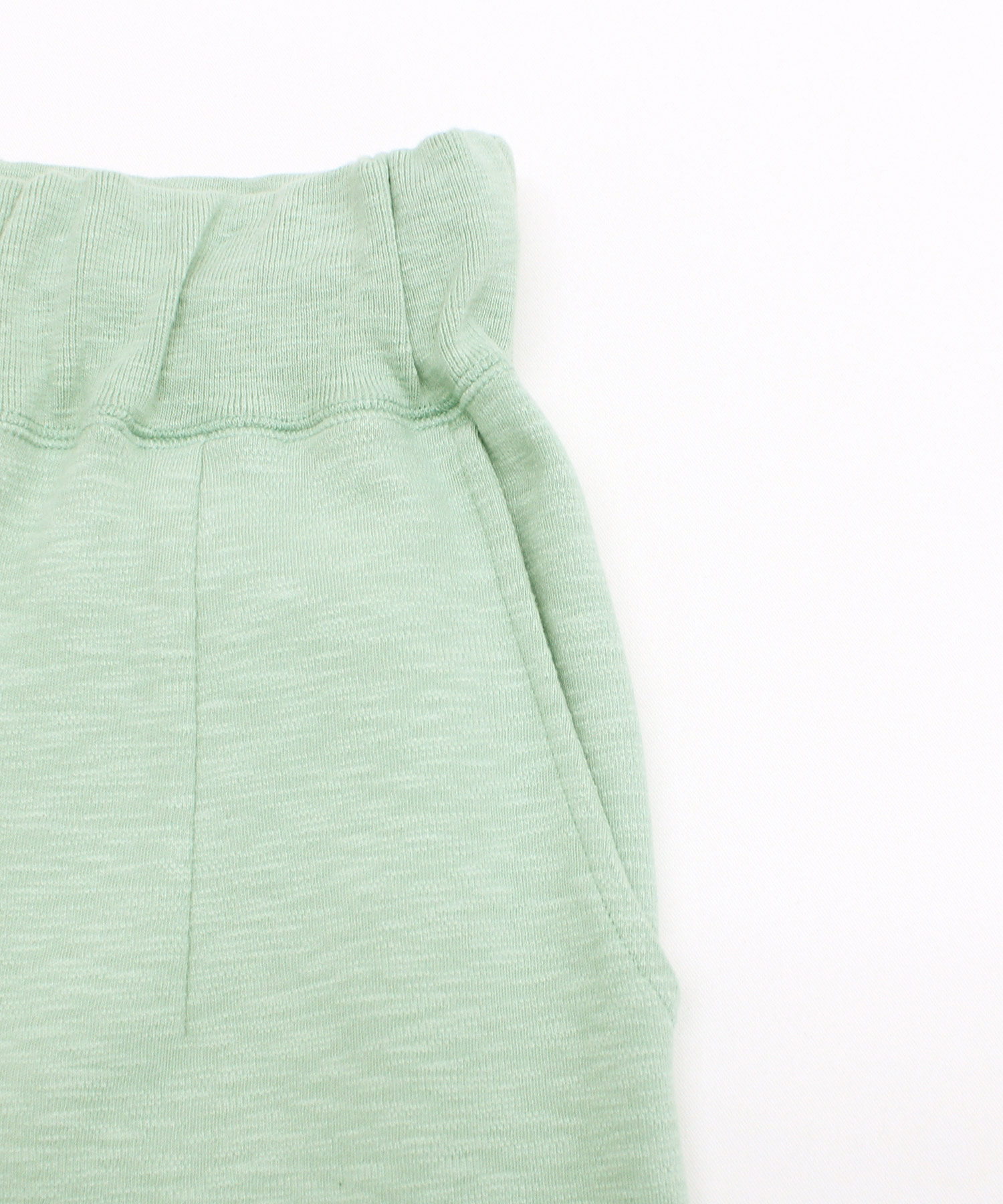 ミントグリーン