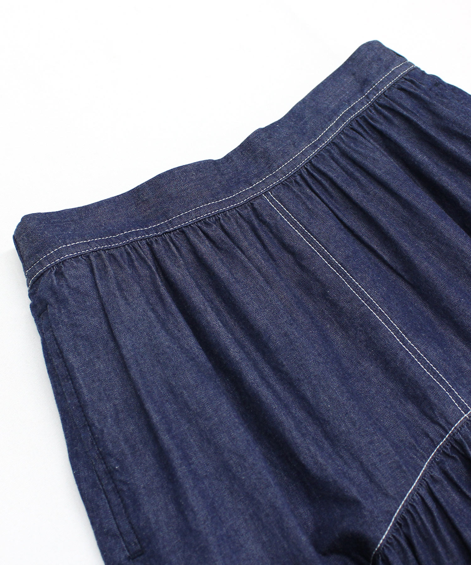 キャメルベージュ