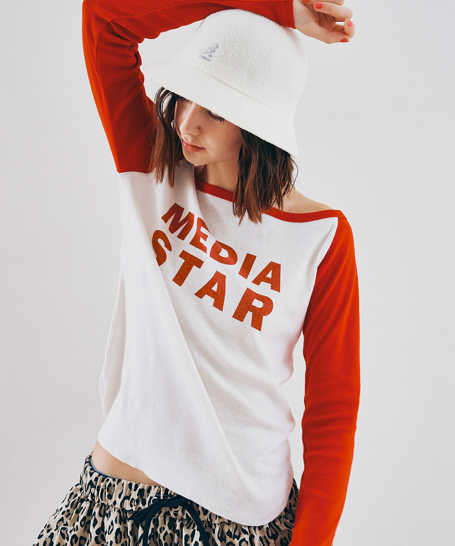 ホワイト/レッド