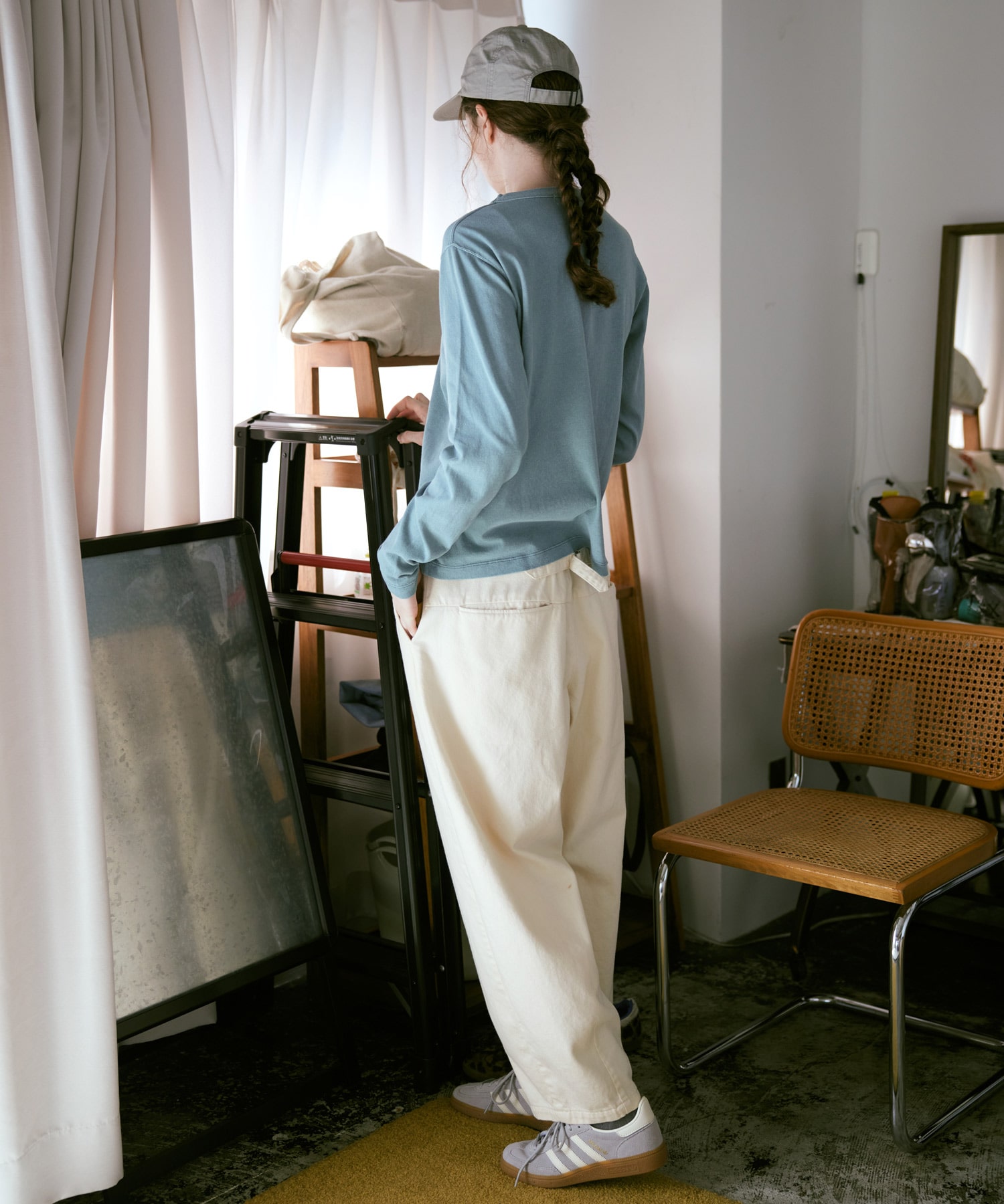 グレイッシュパープル