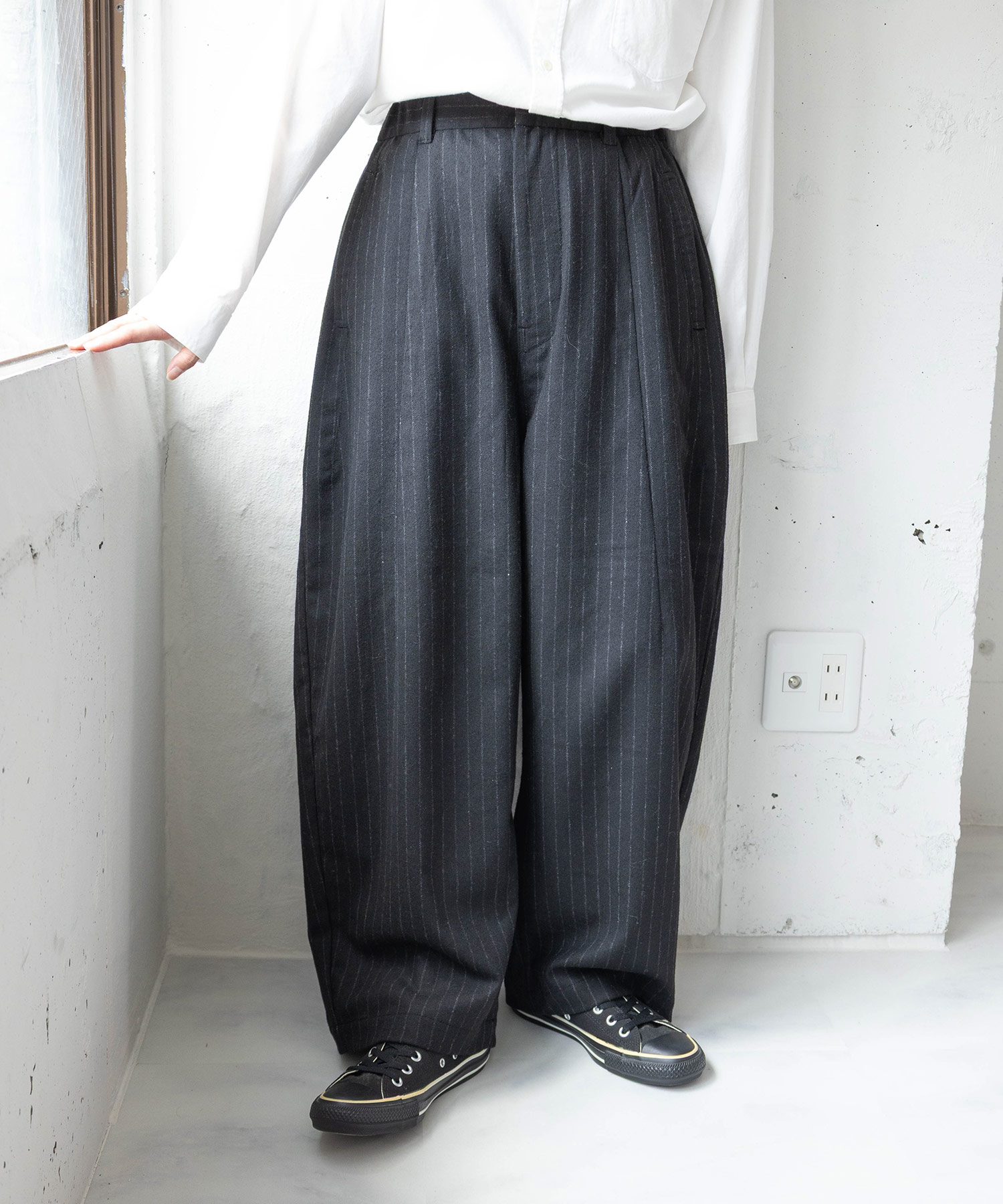 ブラック