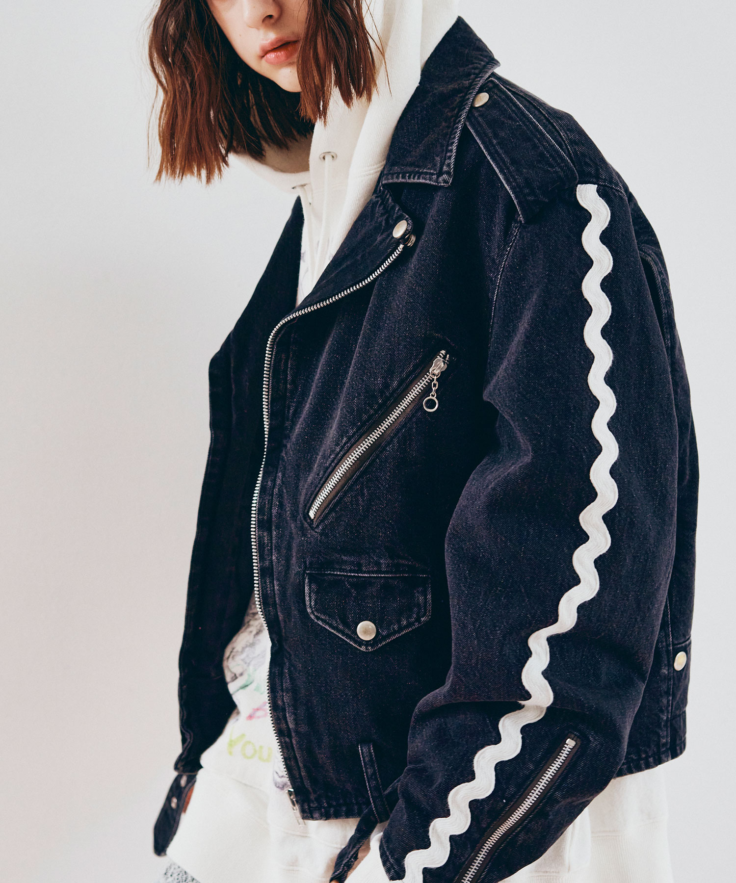 ストーンブラックデニム