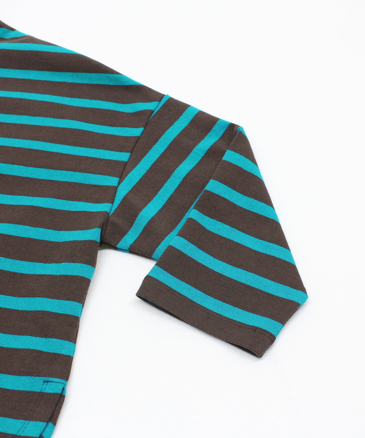 ミドルグレー/グリーン