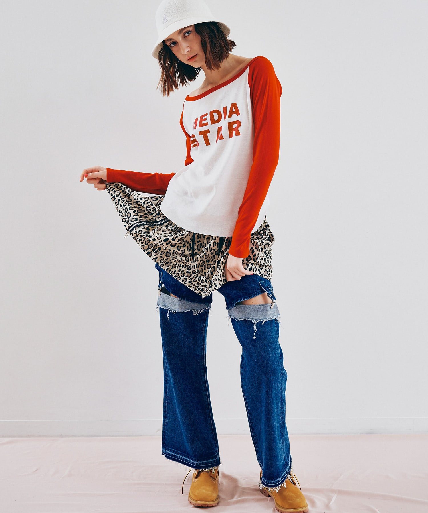 ホワイト/レッド