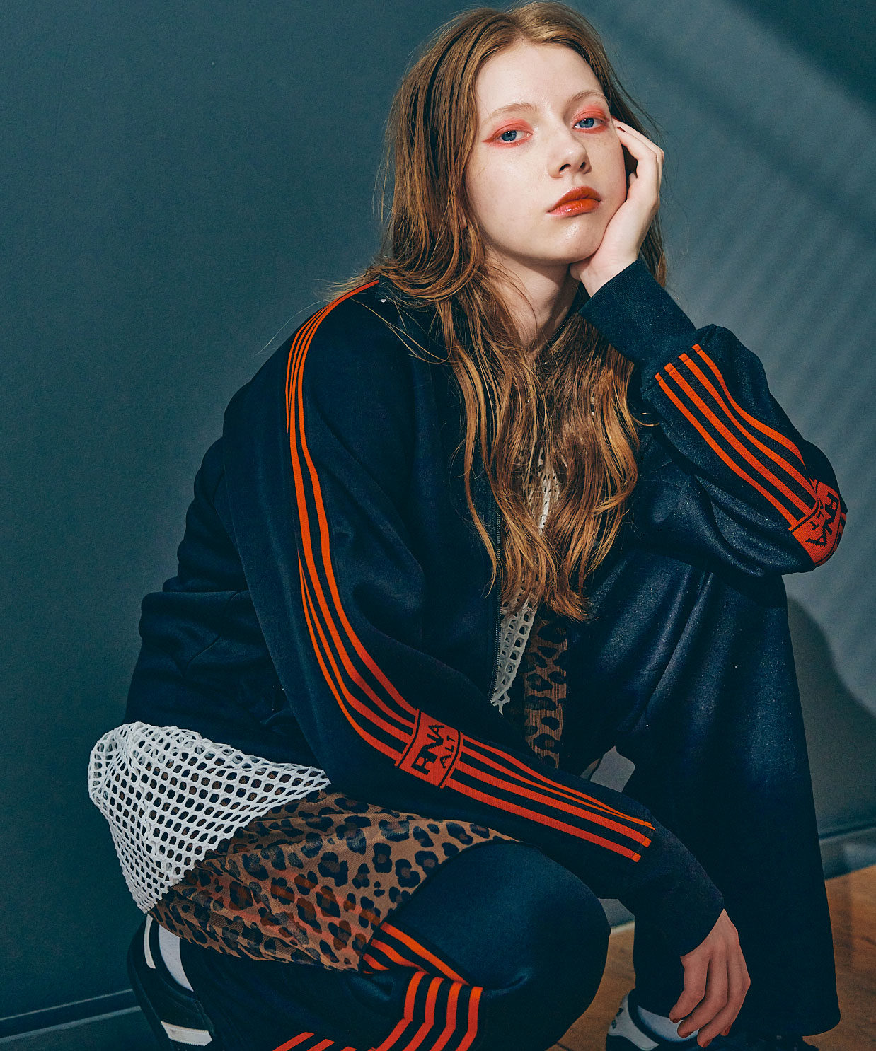 ホワイト/パープル