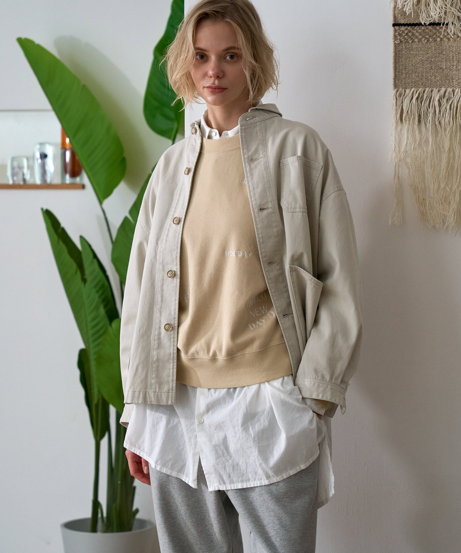 ライトベージュ