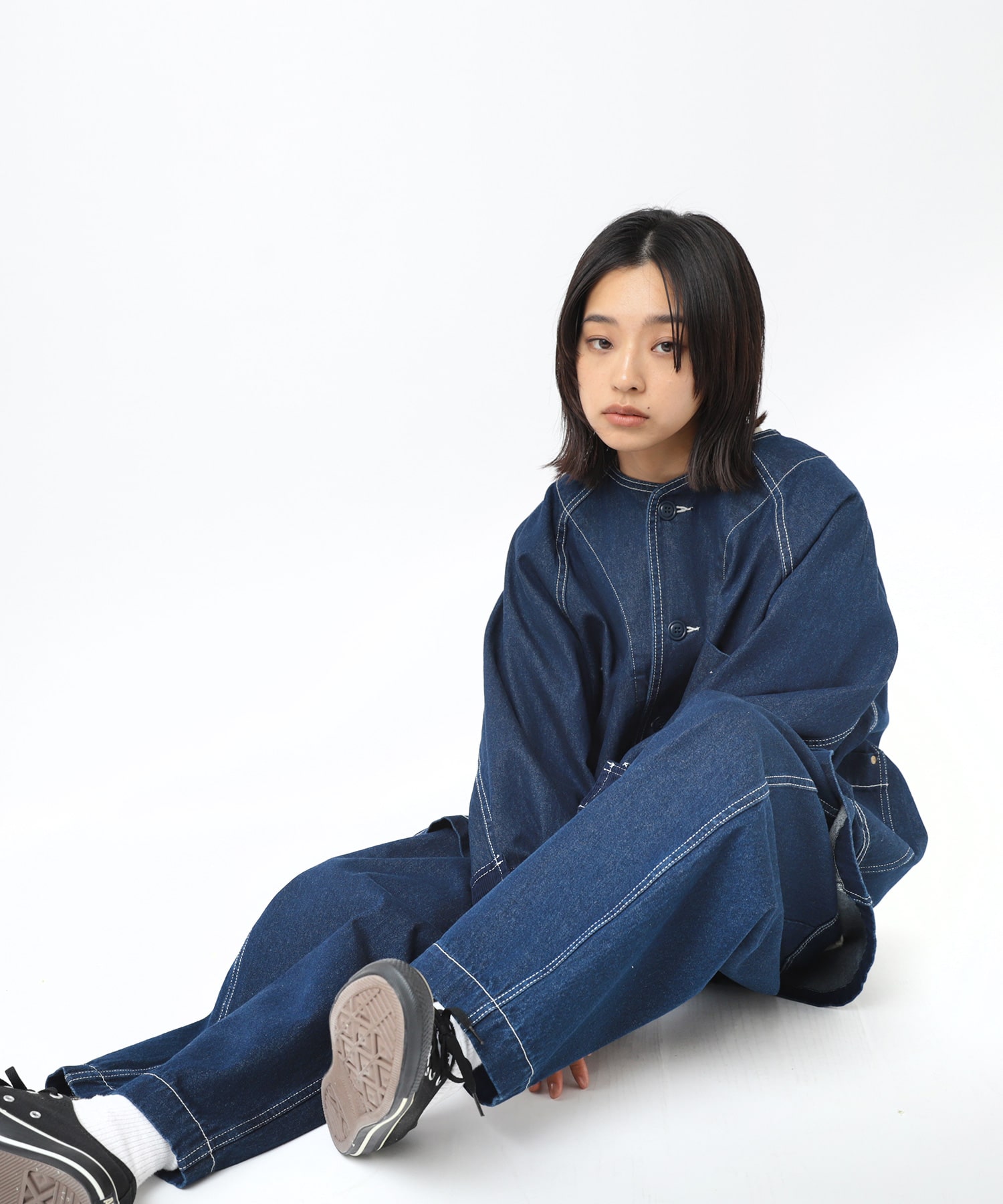 オリーブグリーン