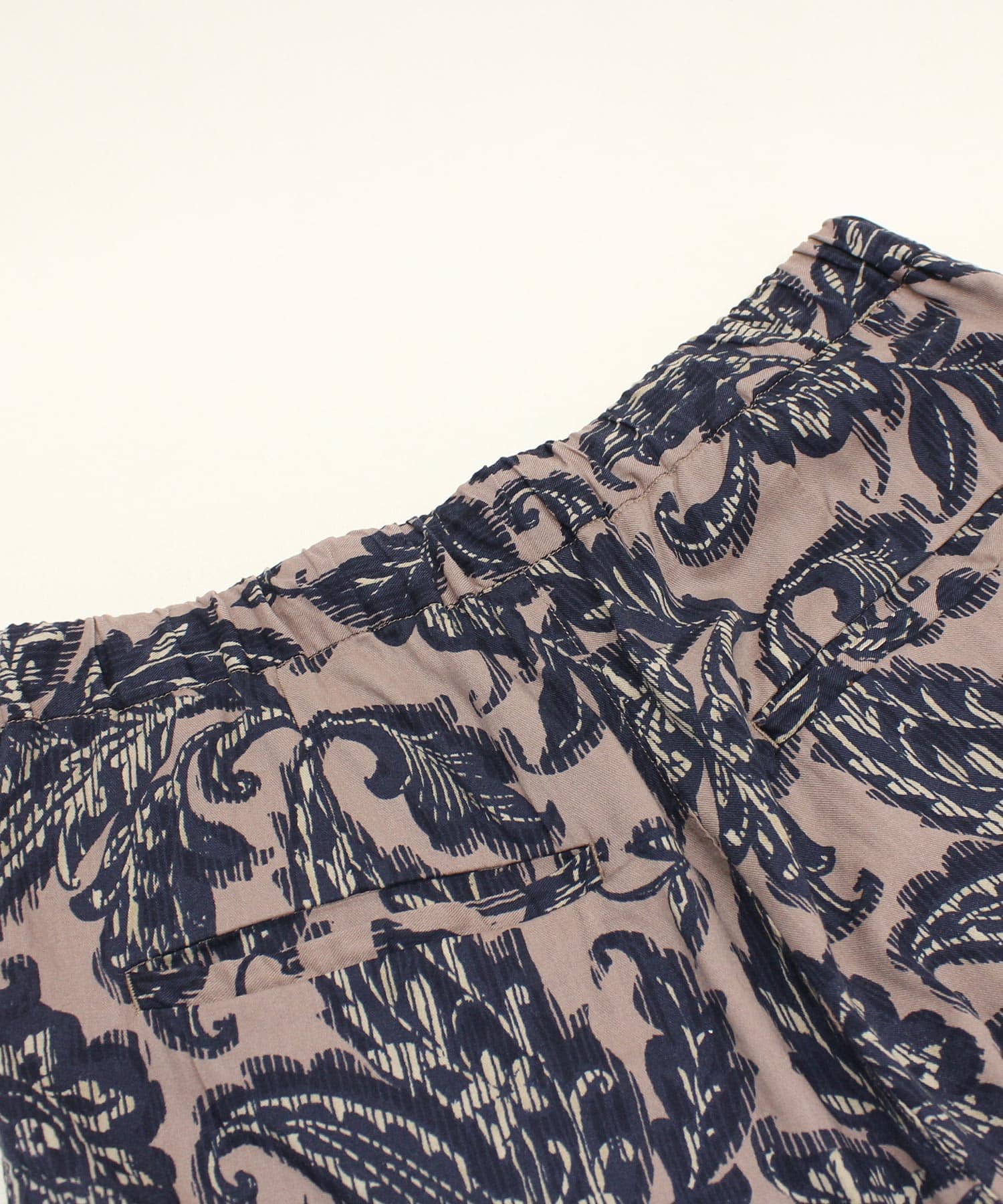 R4278 植物柄プリントタックパンツ(M ブラウン): パンツ - RNA