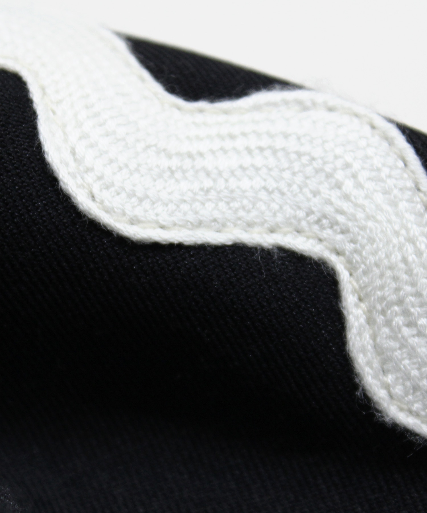 ブラック/ホワイト