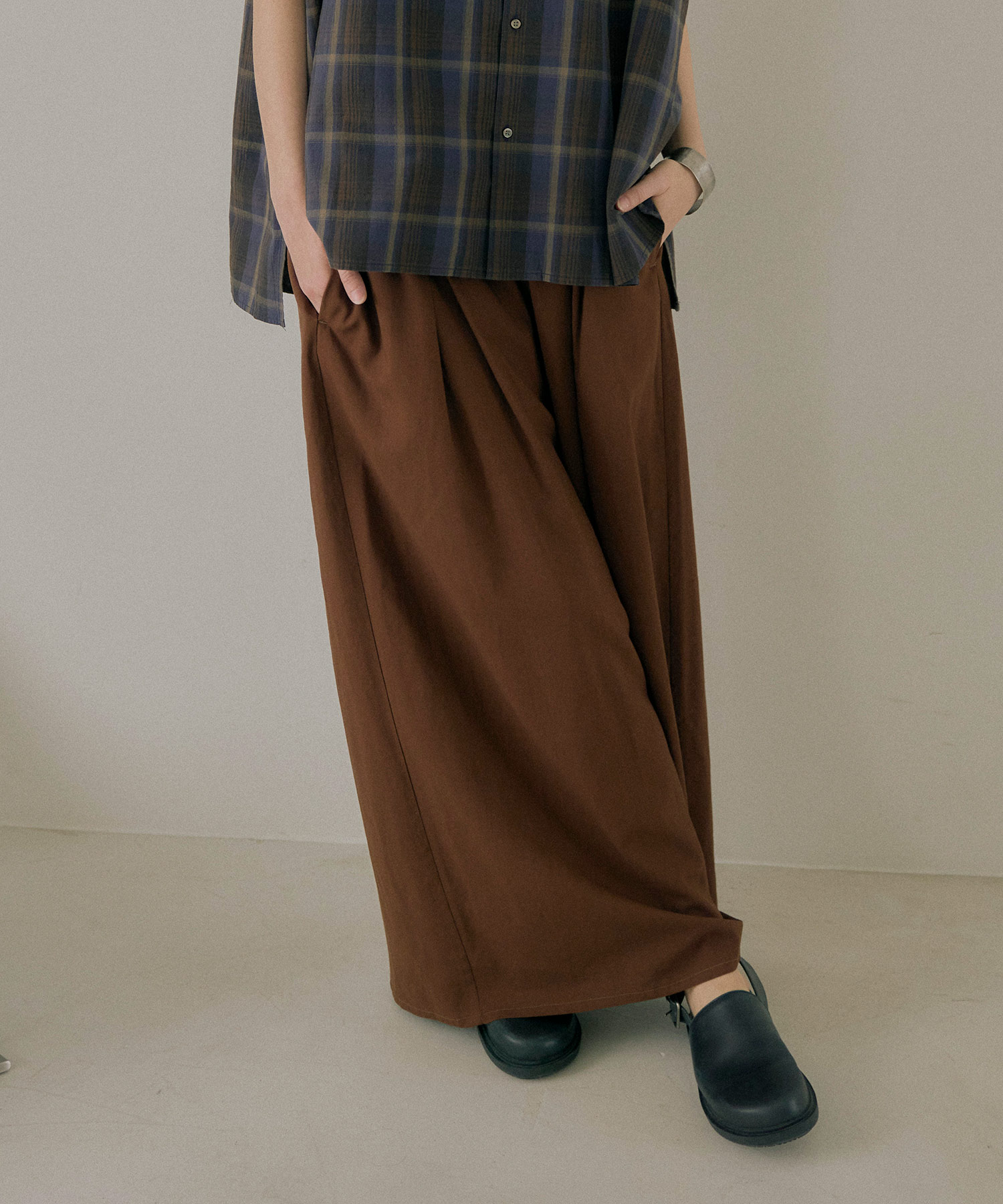 ブラウン