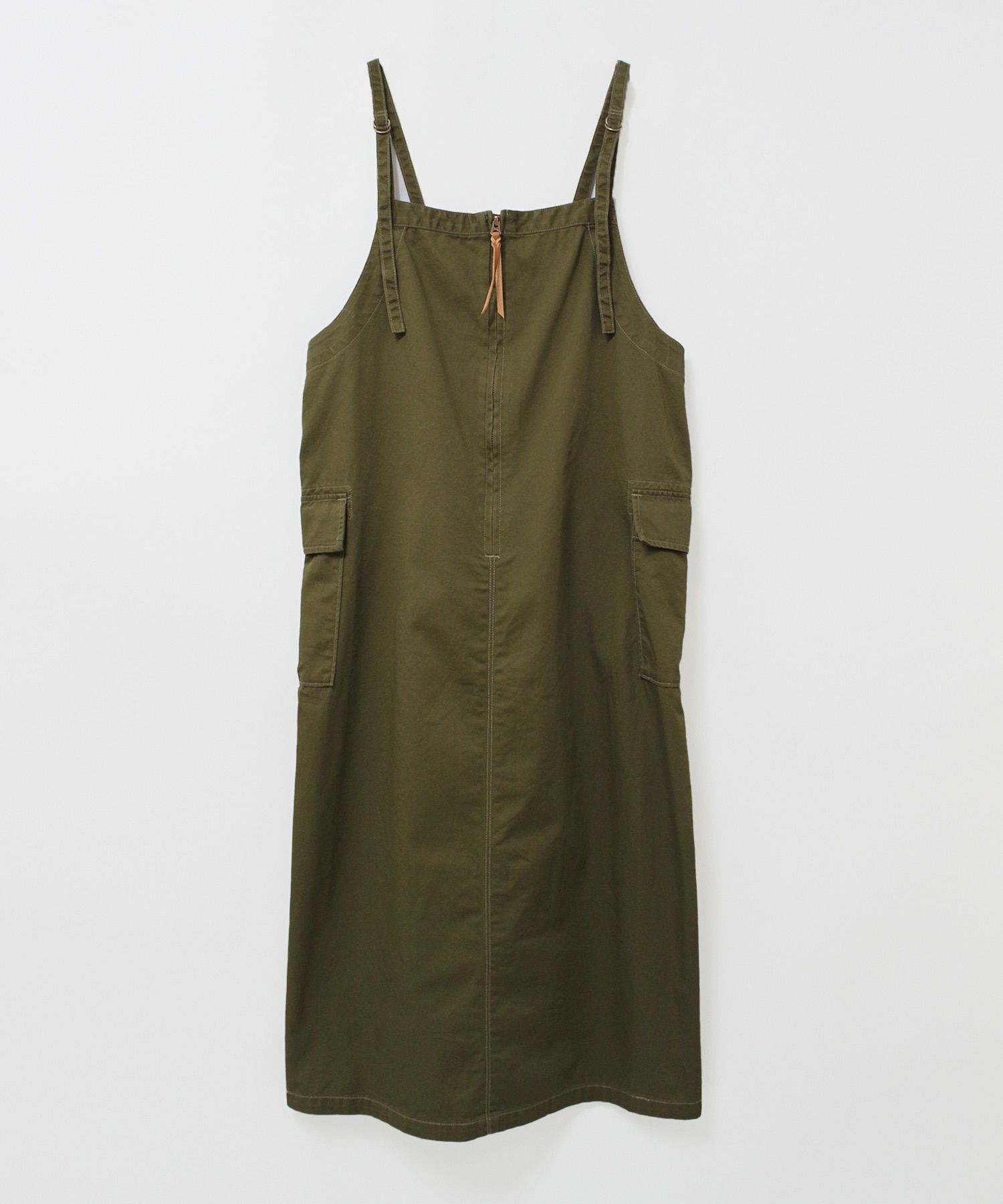 カーキ