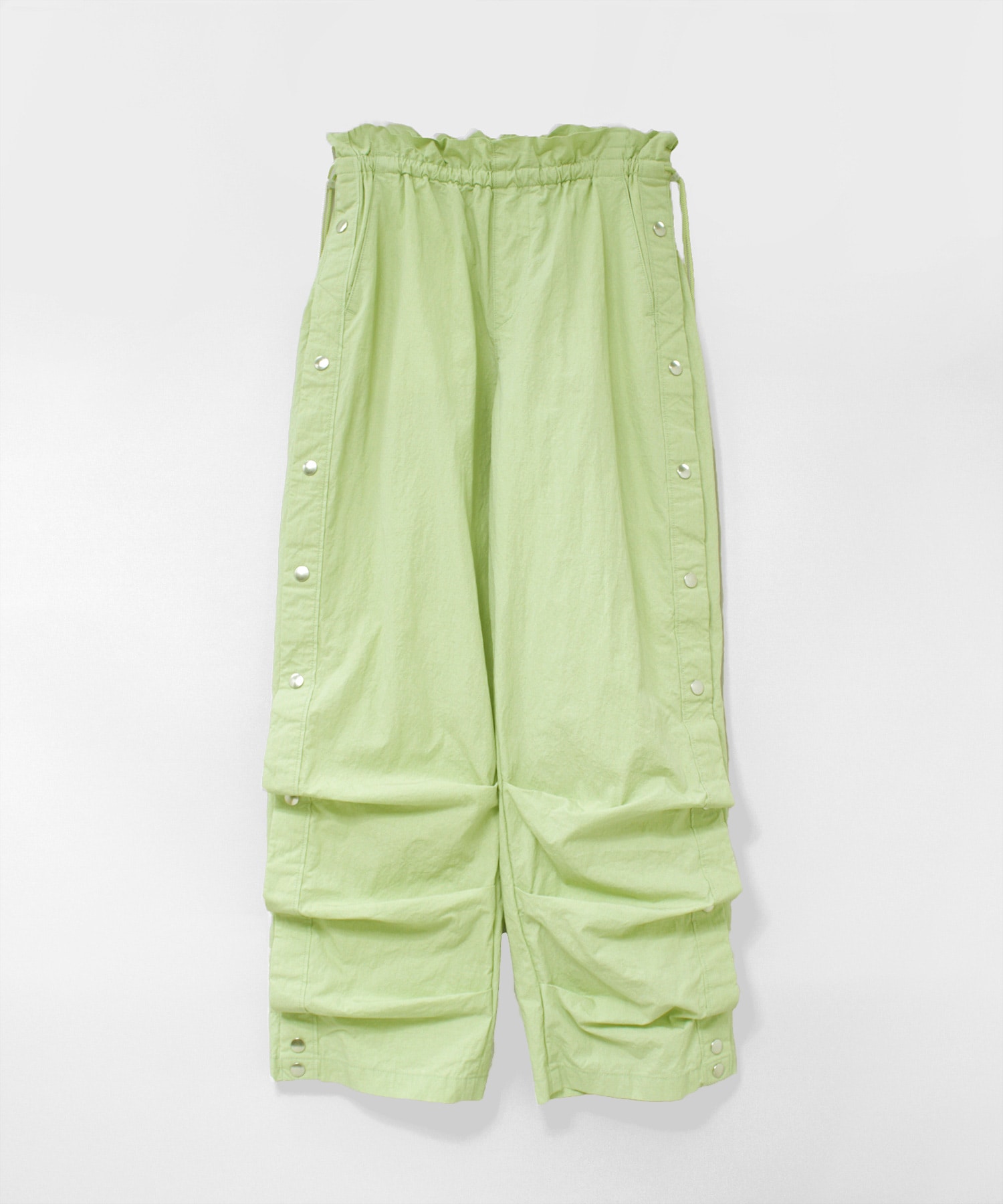 ライムグリーン