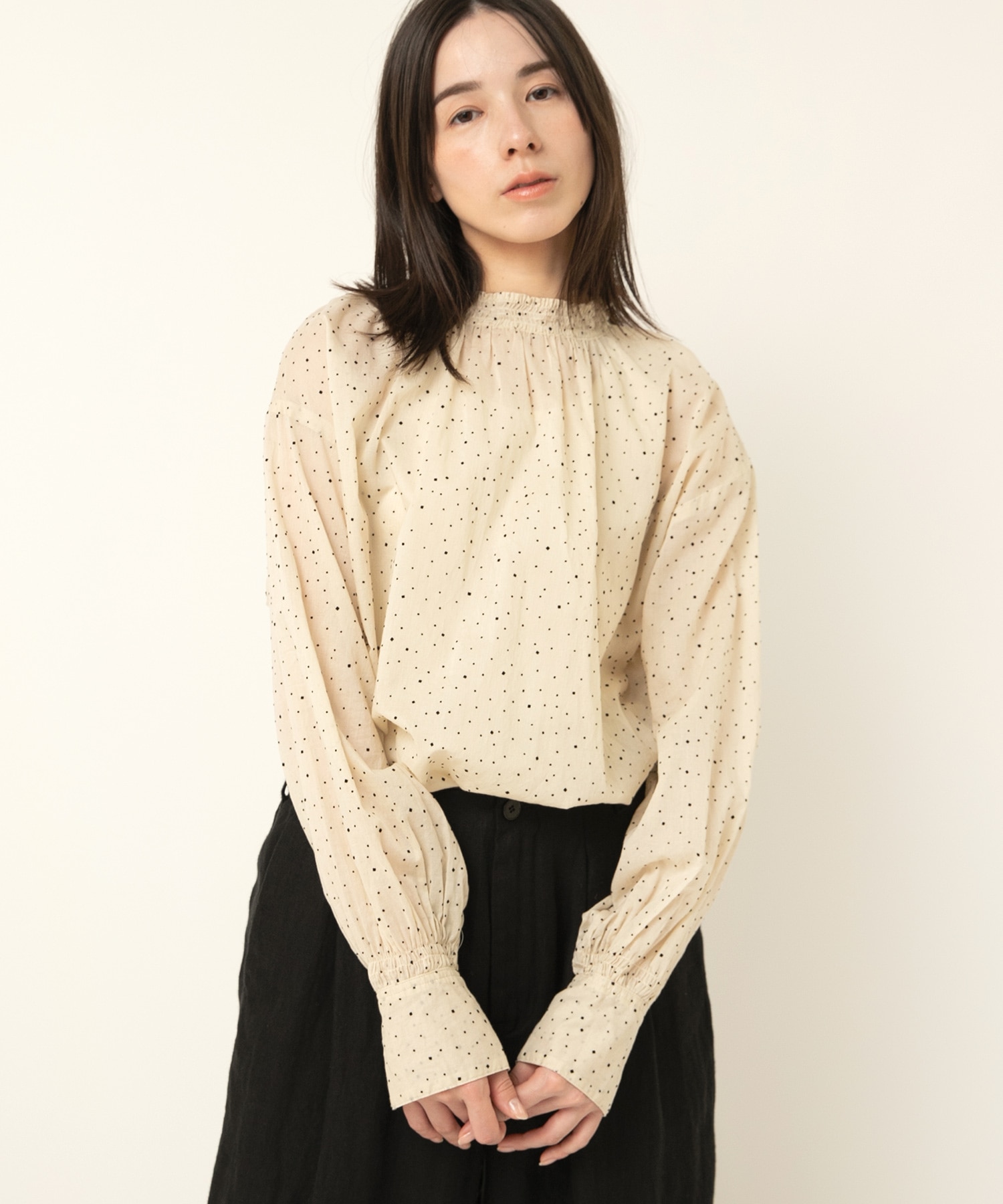 B2914 フロッキーランダムドットブラウス