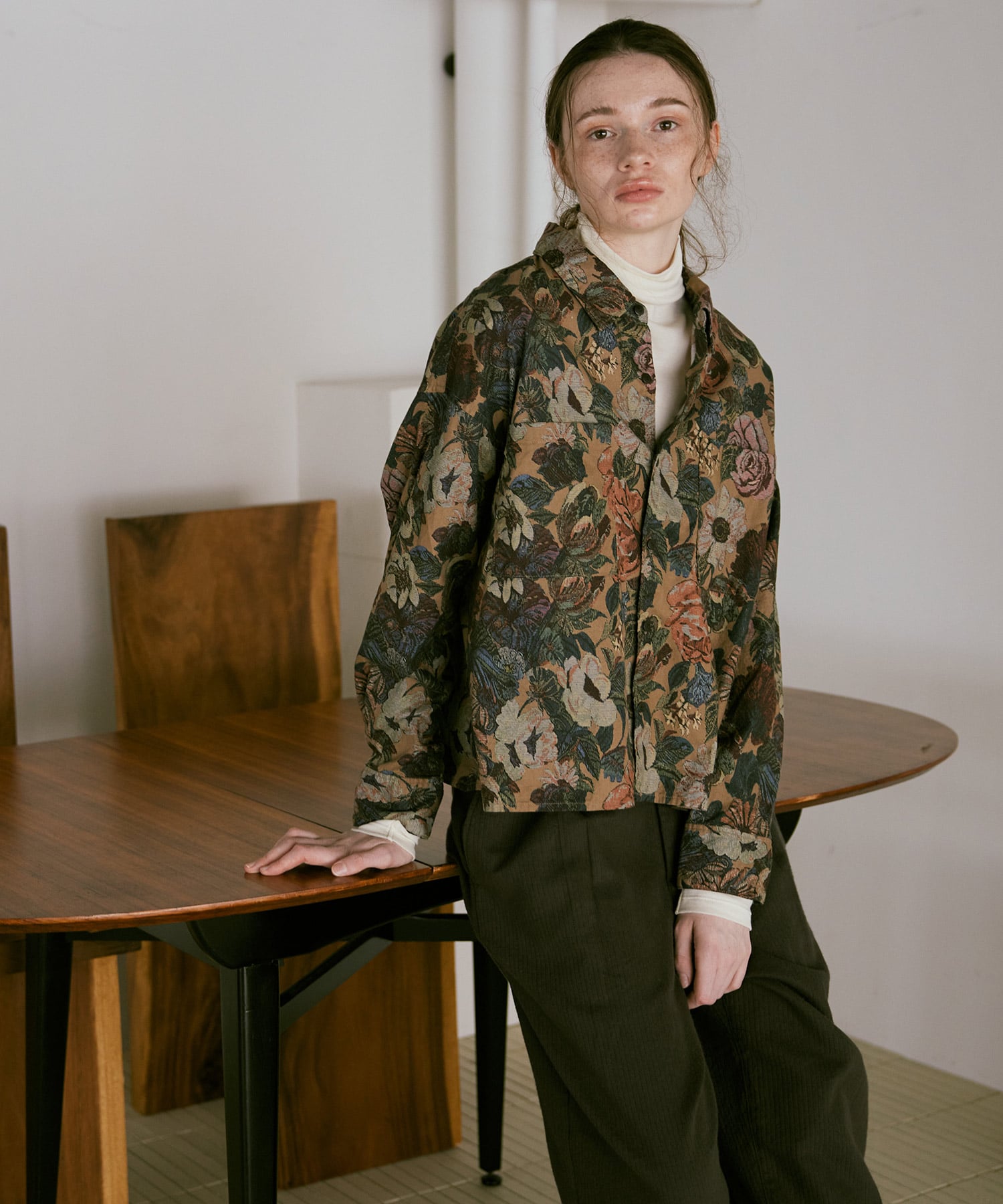 極美品 RNA-N アールエヌエーエヌ 植物柄シャツ 長袖 24AW 秋物 トップス/シャツ/ブラウス - RNA ONLINE STORE | アールエヌエー