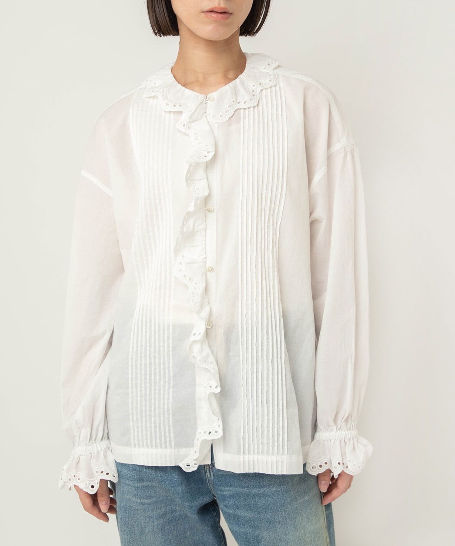 B2935 レースカラーピンタックブラウス