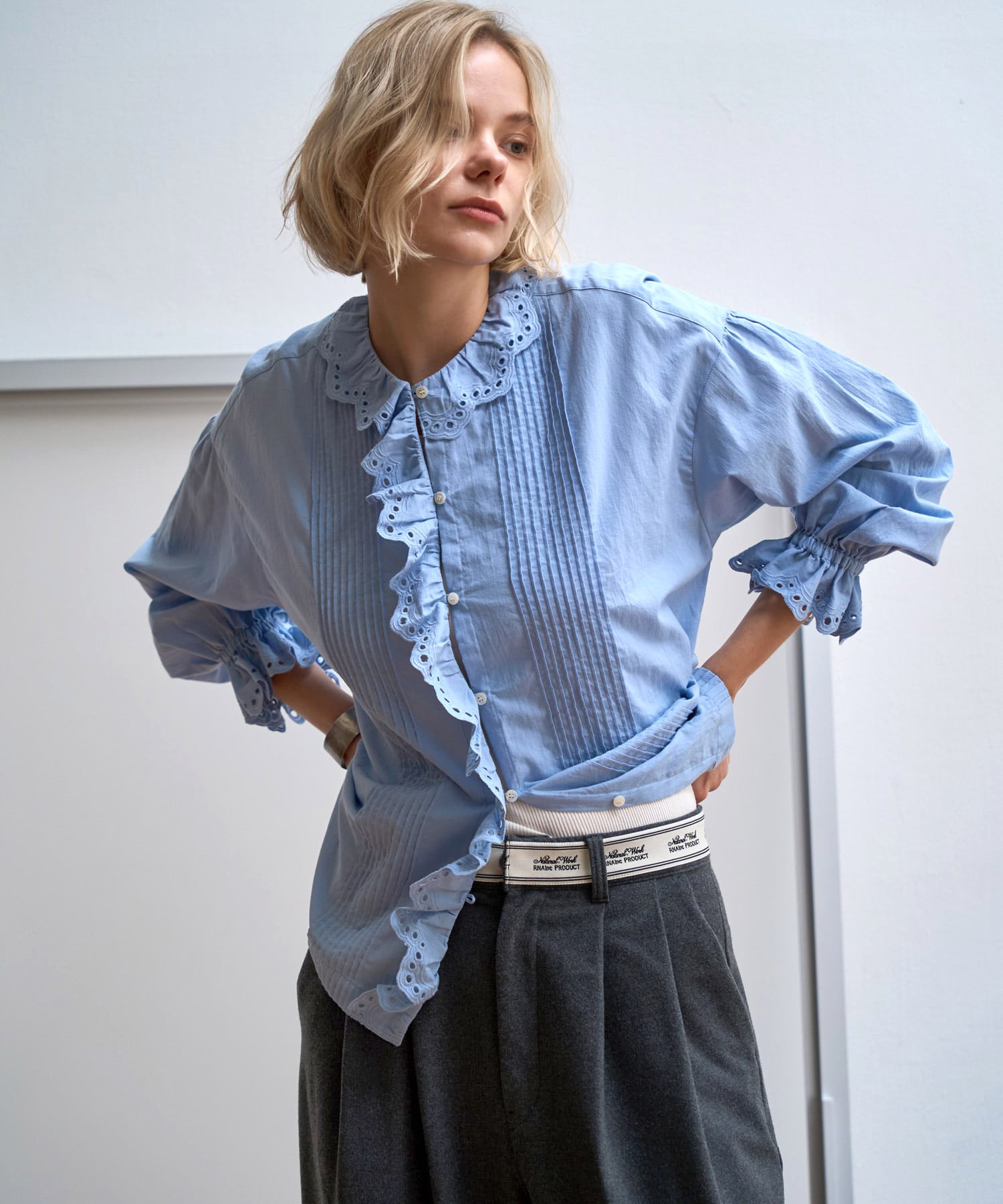 B2935 レースカラーピンタックブラウス