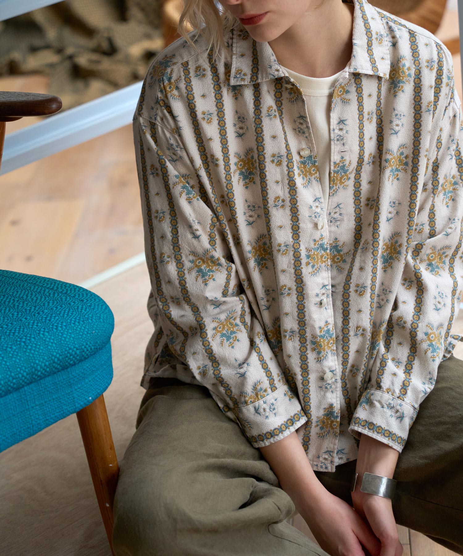 B2937 フラワーストライプブルゾンシャツ