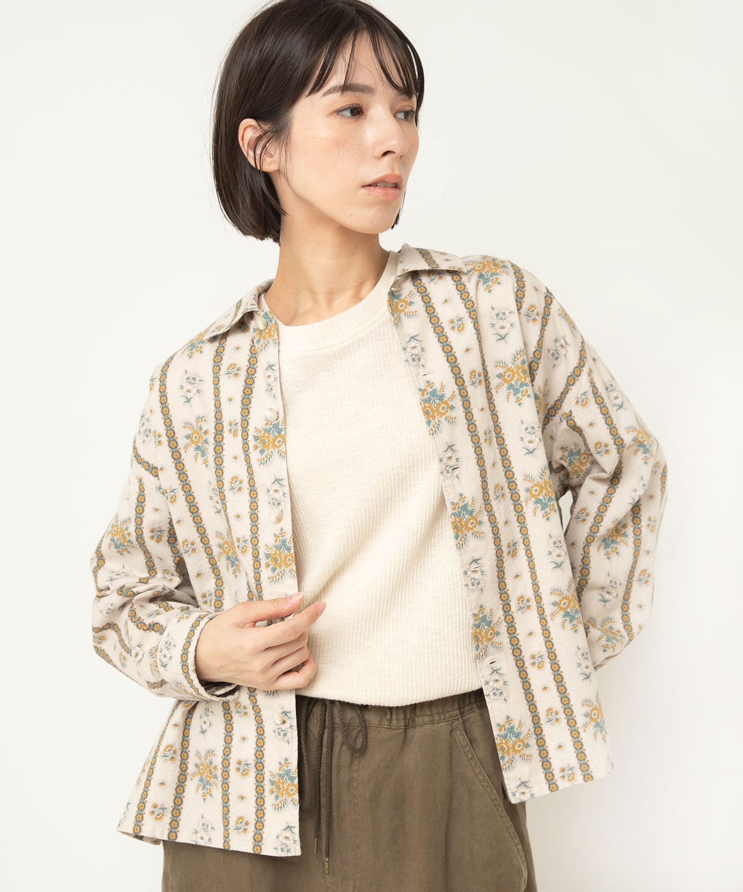 【2月中旬納期】B2937 フラワーストライプブルゾンシャツ
