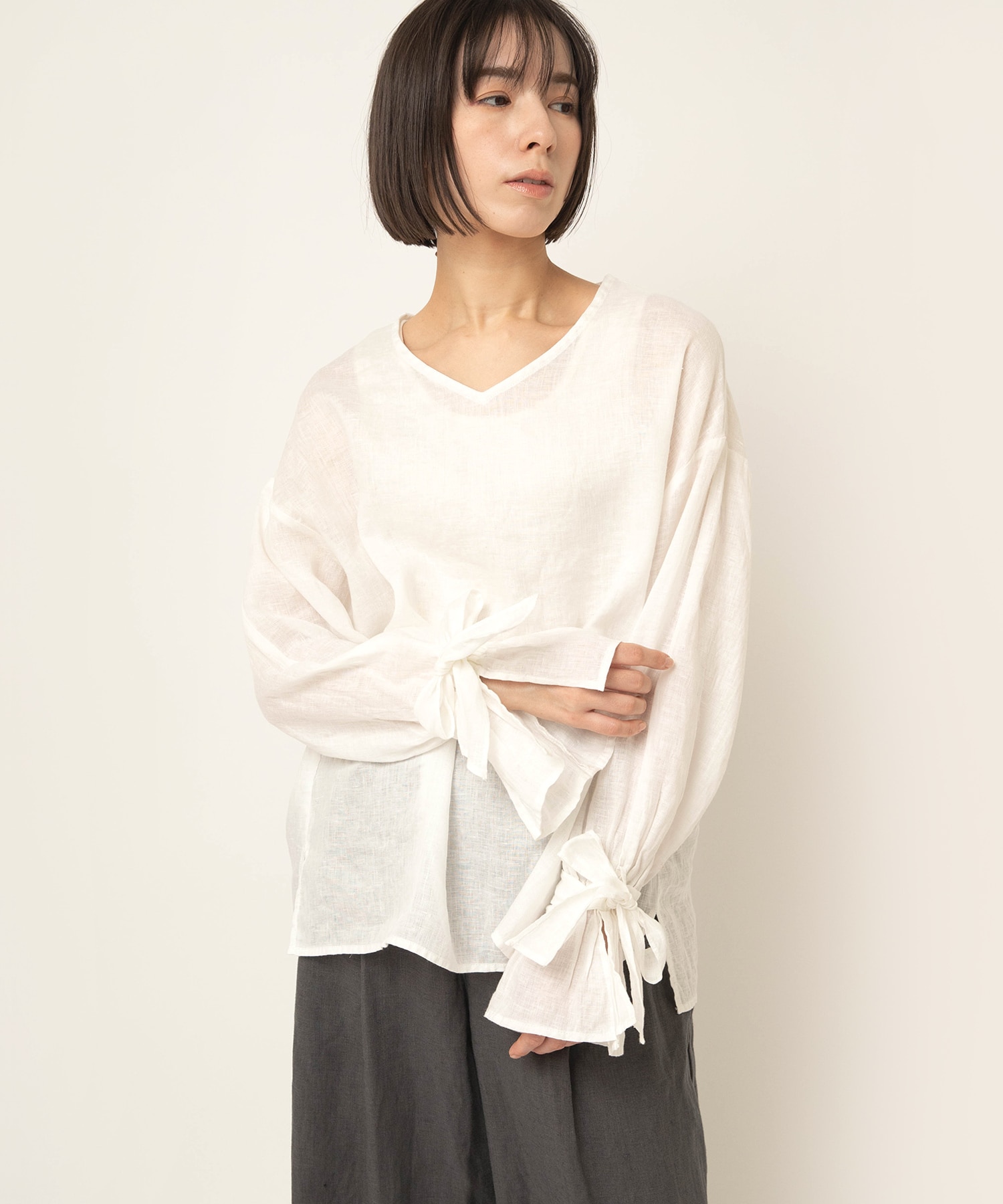 【4月中旬納期】B2951 キャンディスリーブリネンブラウス