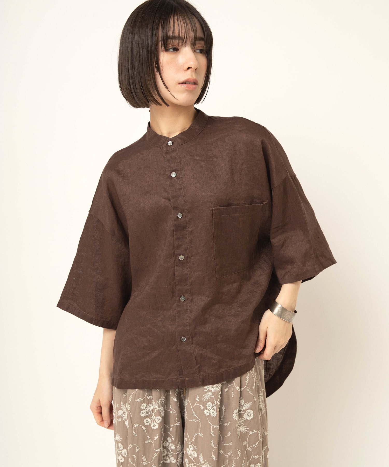 B2955 リネンラウンドヘム5分袖シャツ