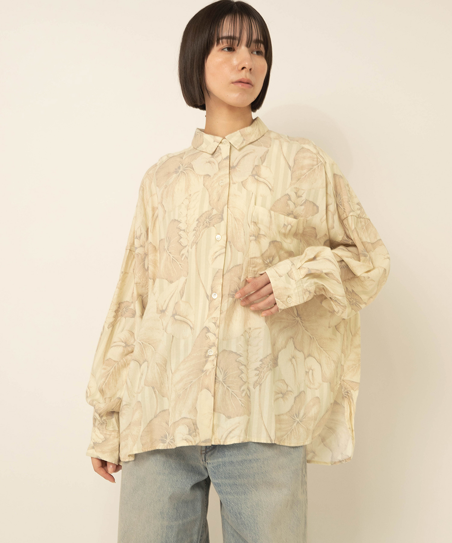 B2958 リーフストライプ柄シャツ