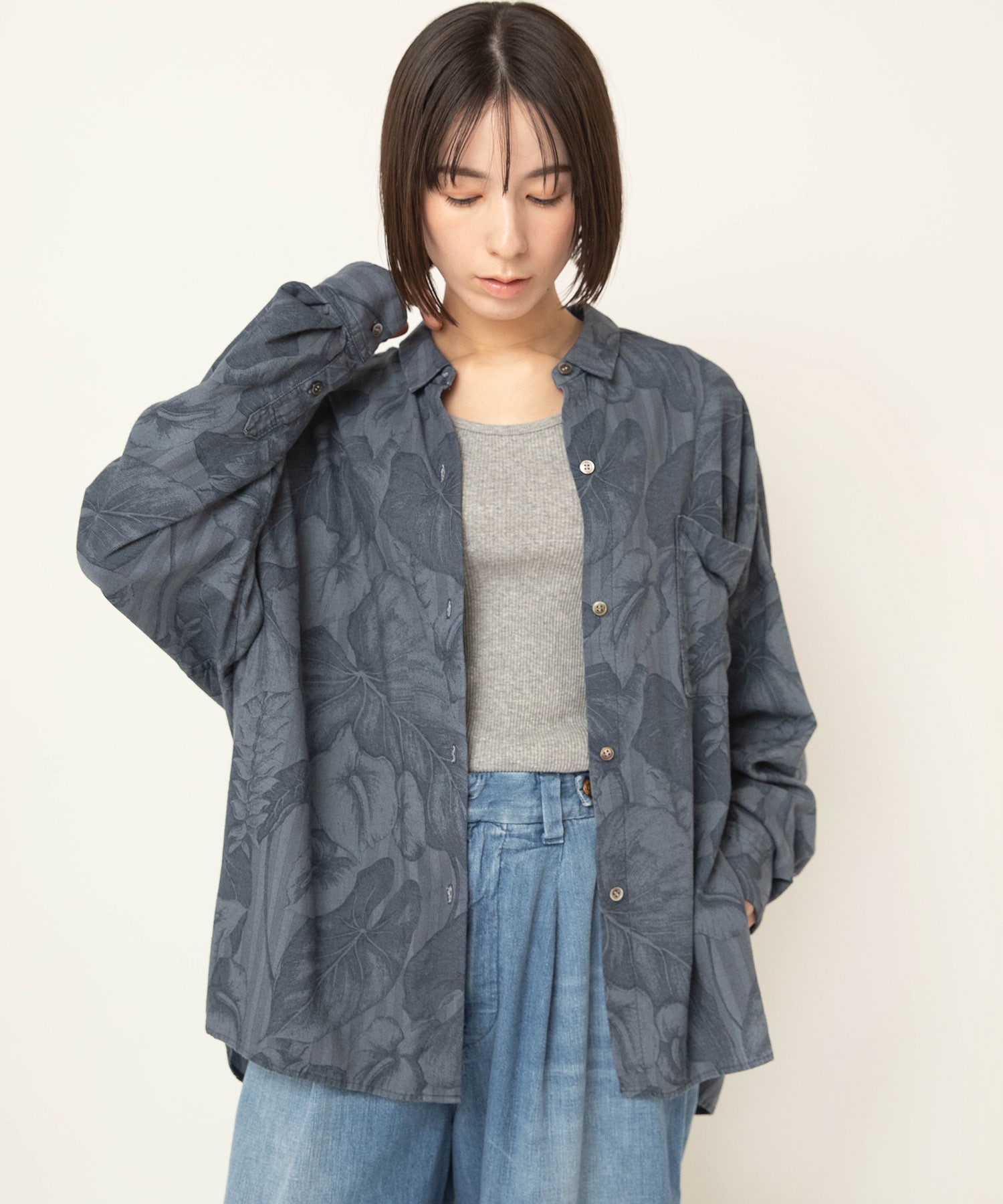 B2958 リーフストライプ柄シャツ