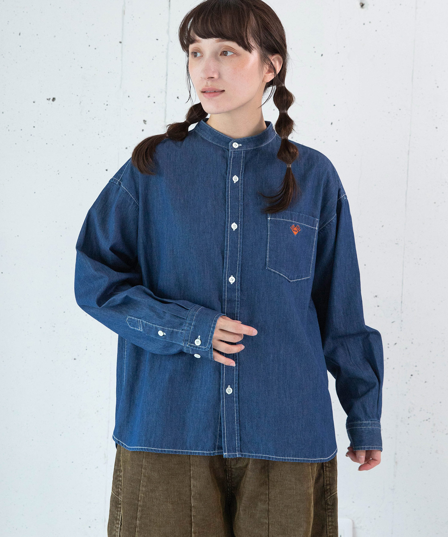 【10月下旬納期】B2995 URCH RNAメイドのバンドカラールーズシャツ