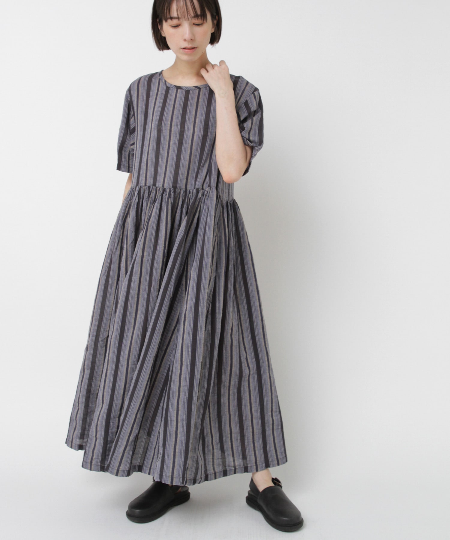 D1678 マルチストライプギャザーワンピ