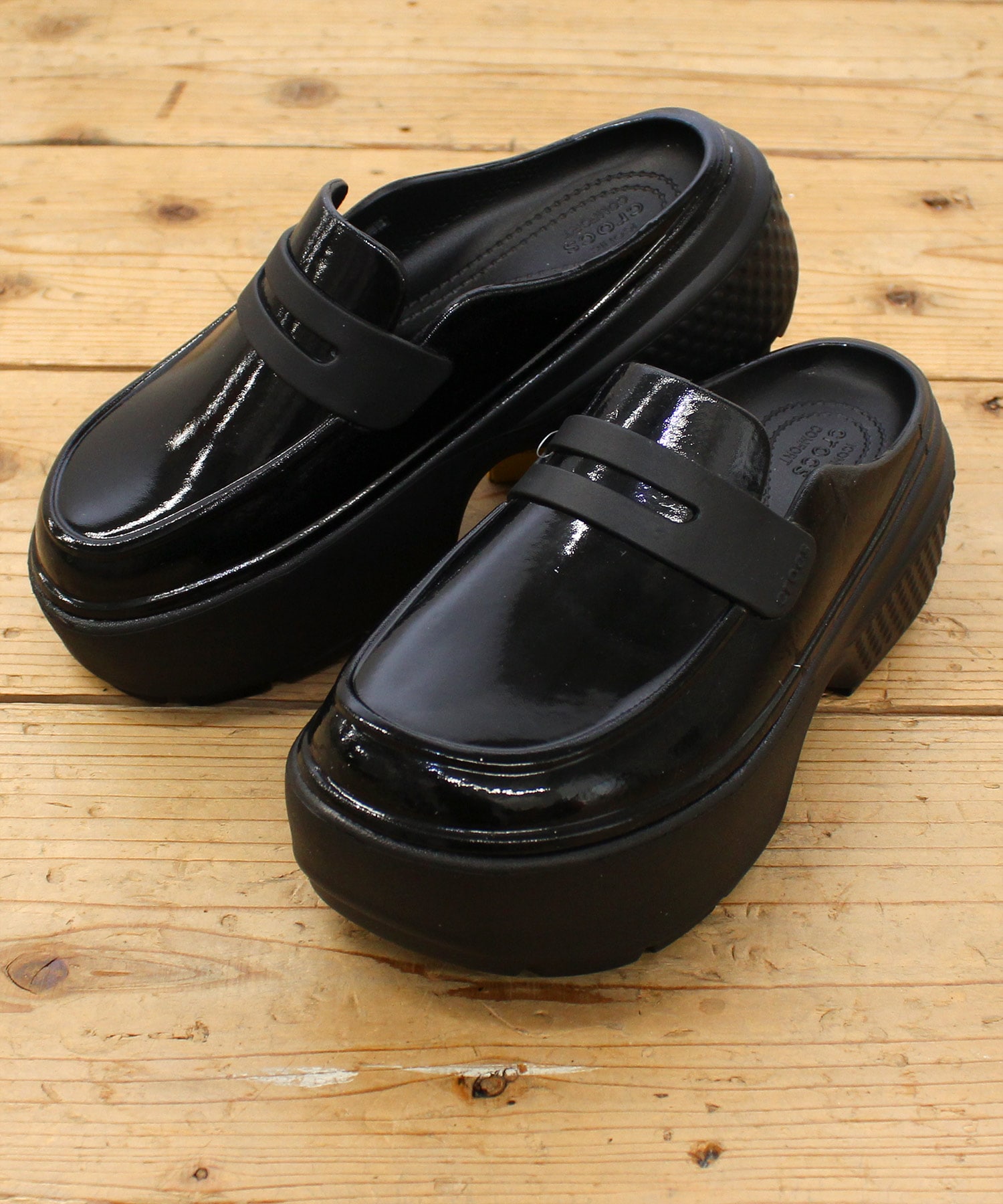 E5029 クロックス STOMP HIGH LOAFER