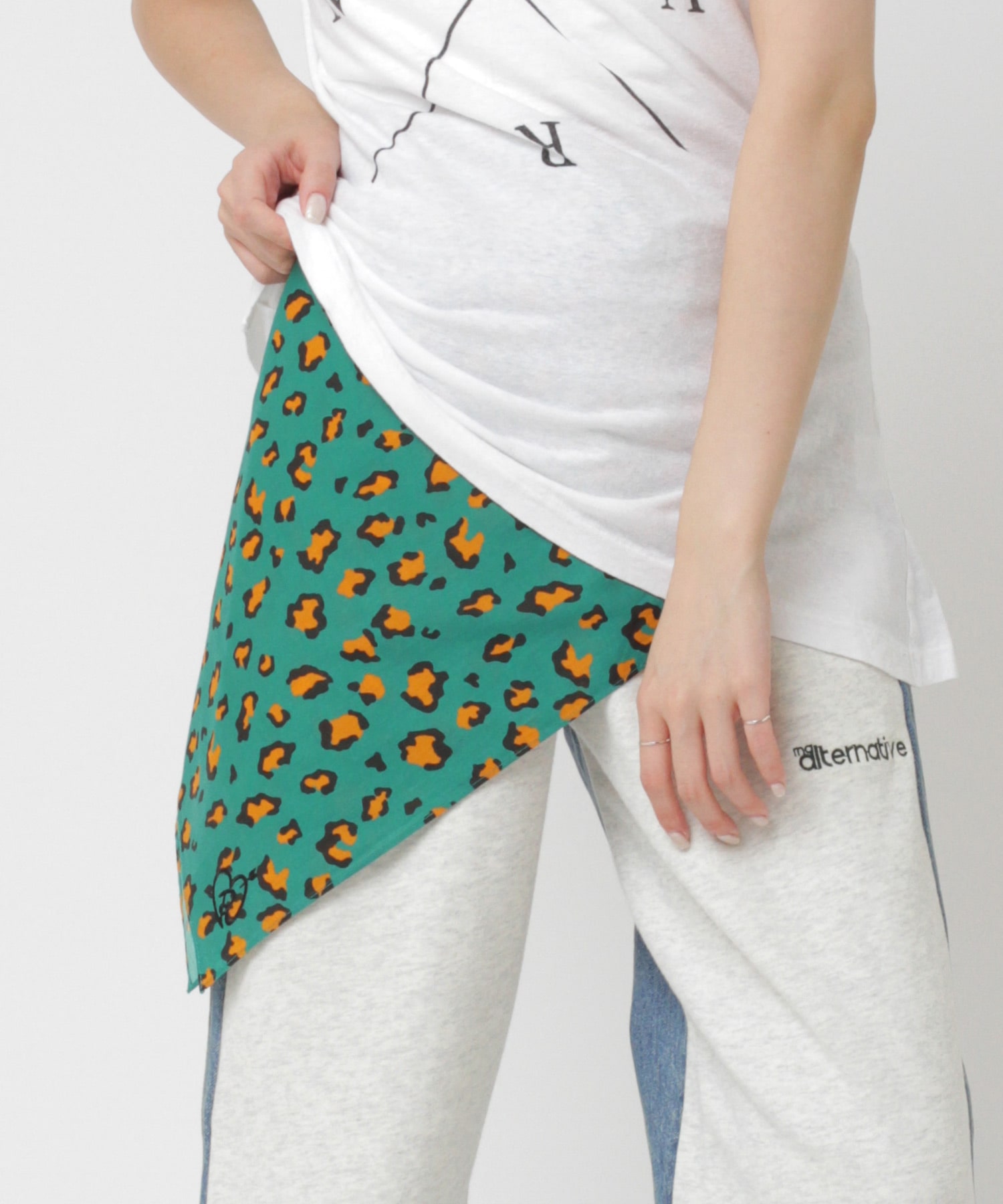 E5148 レオパードBIGバンダナ