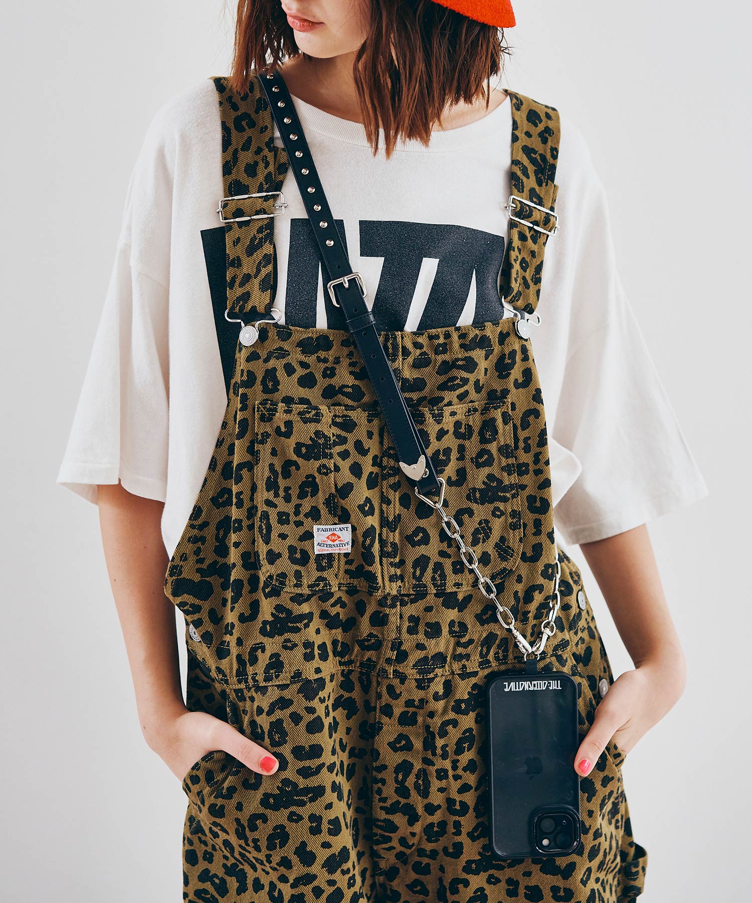 E5226 スタッズネックストラップ