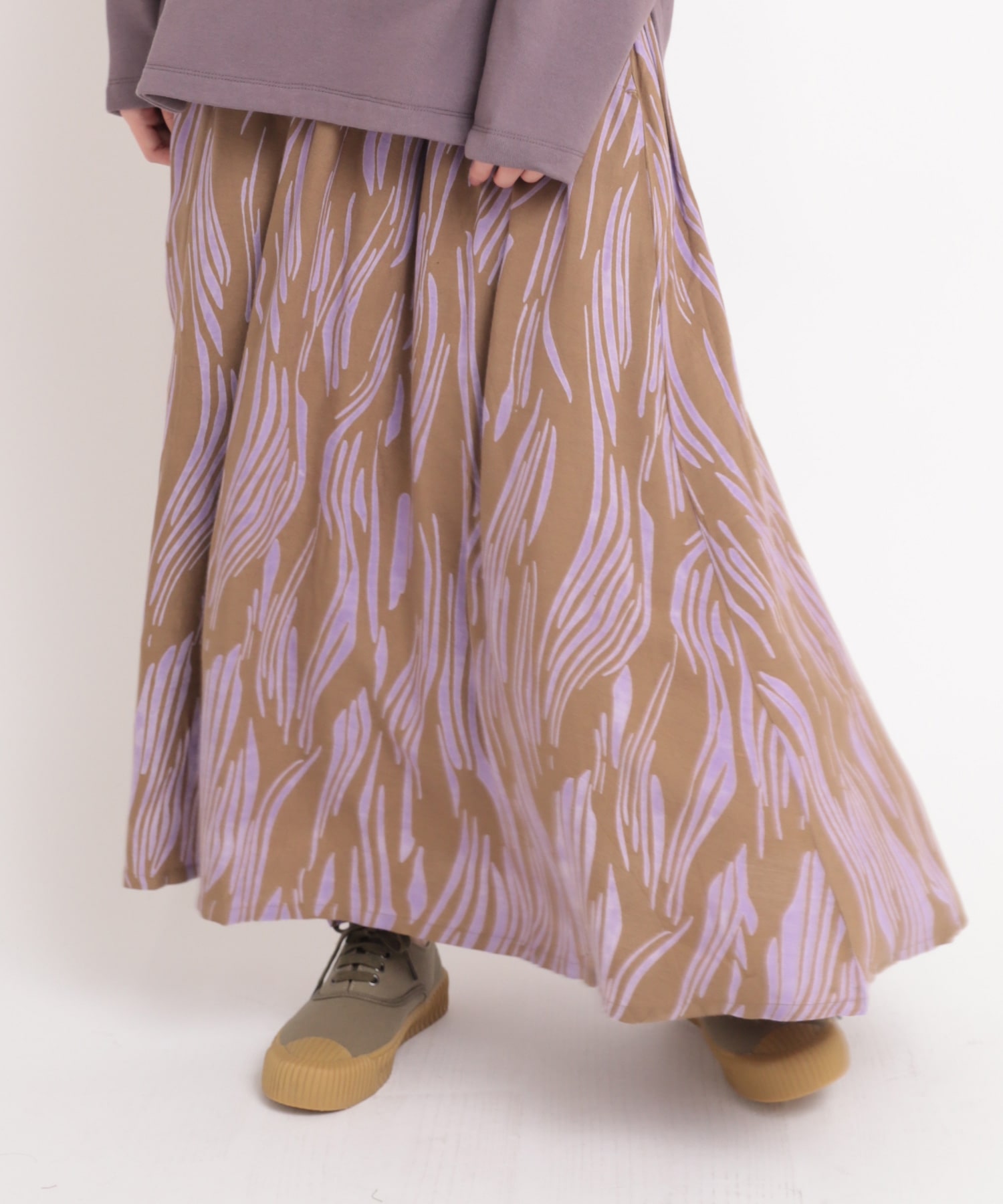 G1029 ラインドローイングプリントスカート