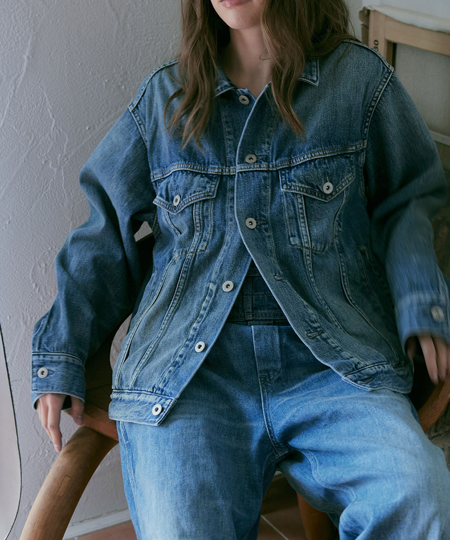 J2147 DENIM TRUCKER JACKET