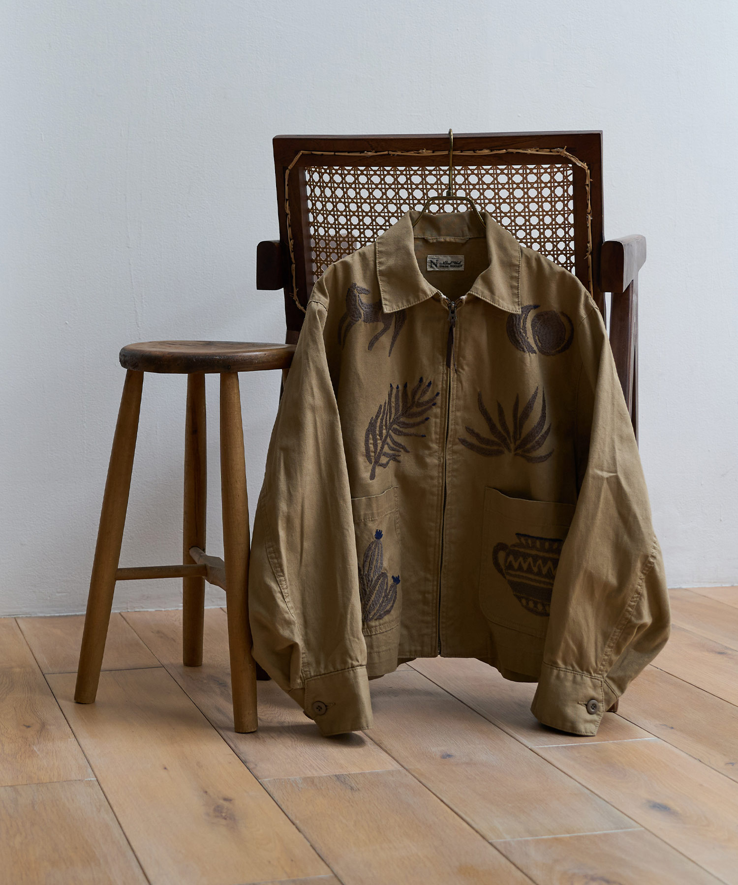 J2188 エンブロイダリーブルゾン