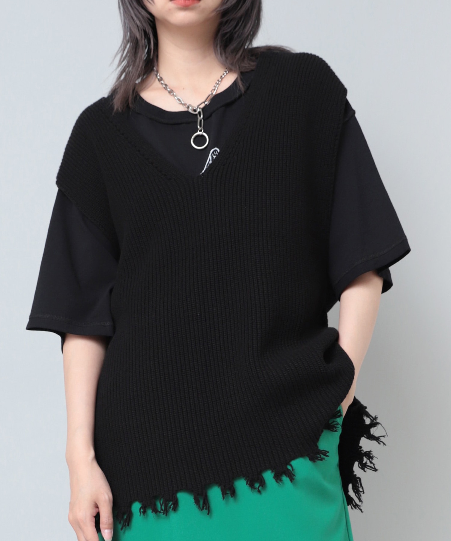 K2624 スリットダメージベスト