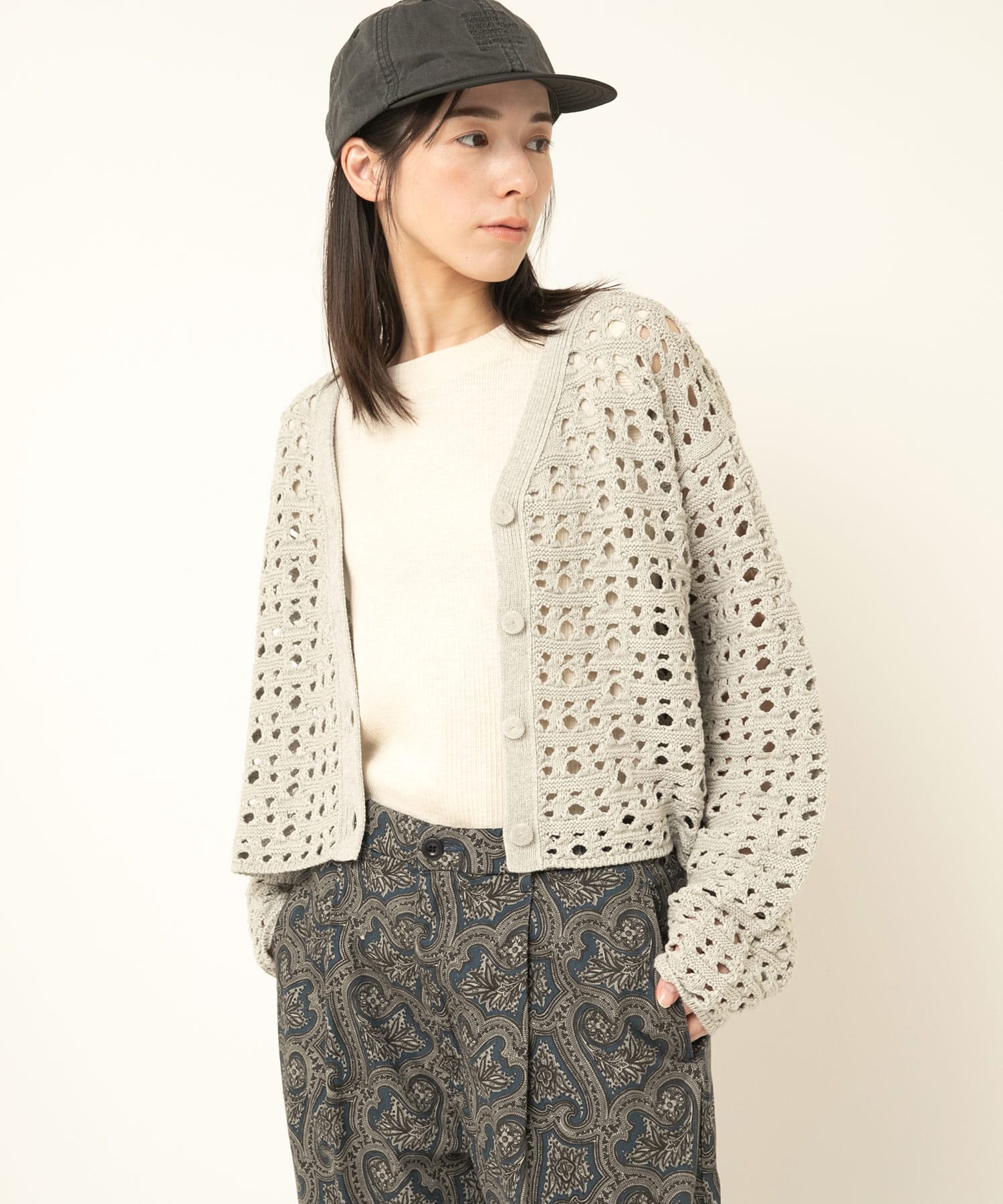 K2720 ランダムホールカーデ