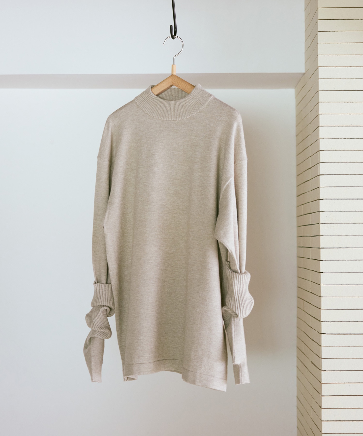 K2732 アームウォーマー付きシルキーニットプルオーバー