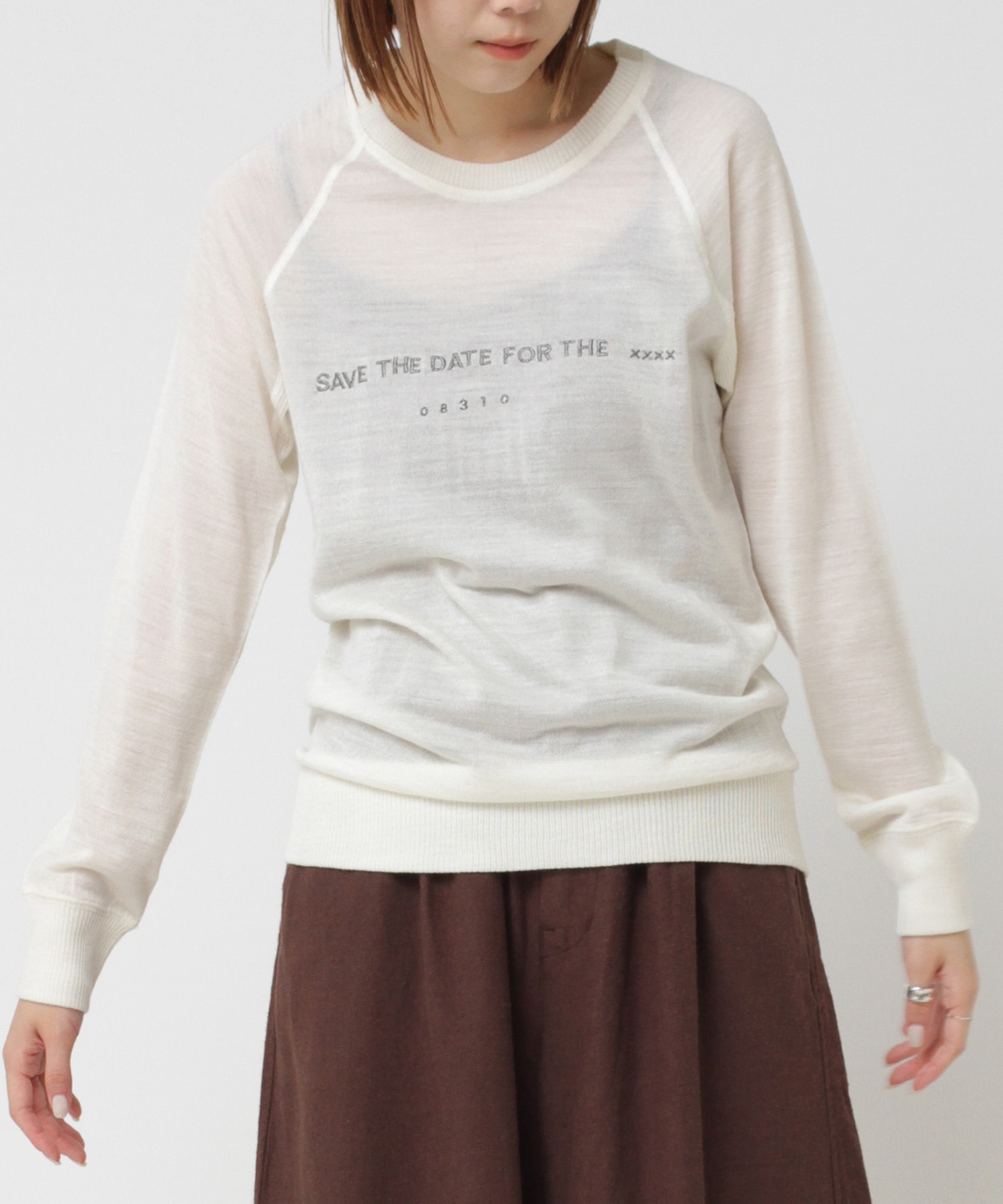 M0549 ラメ糸ロゴ刺繍フィールソフトプルオーバー