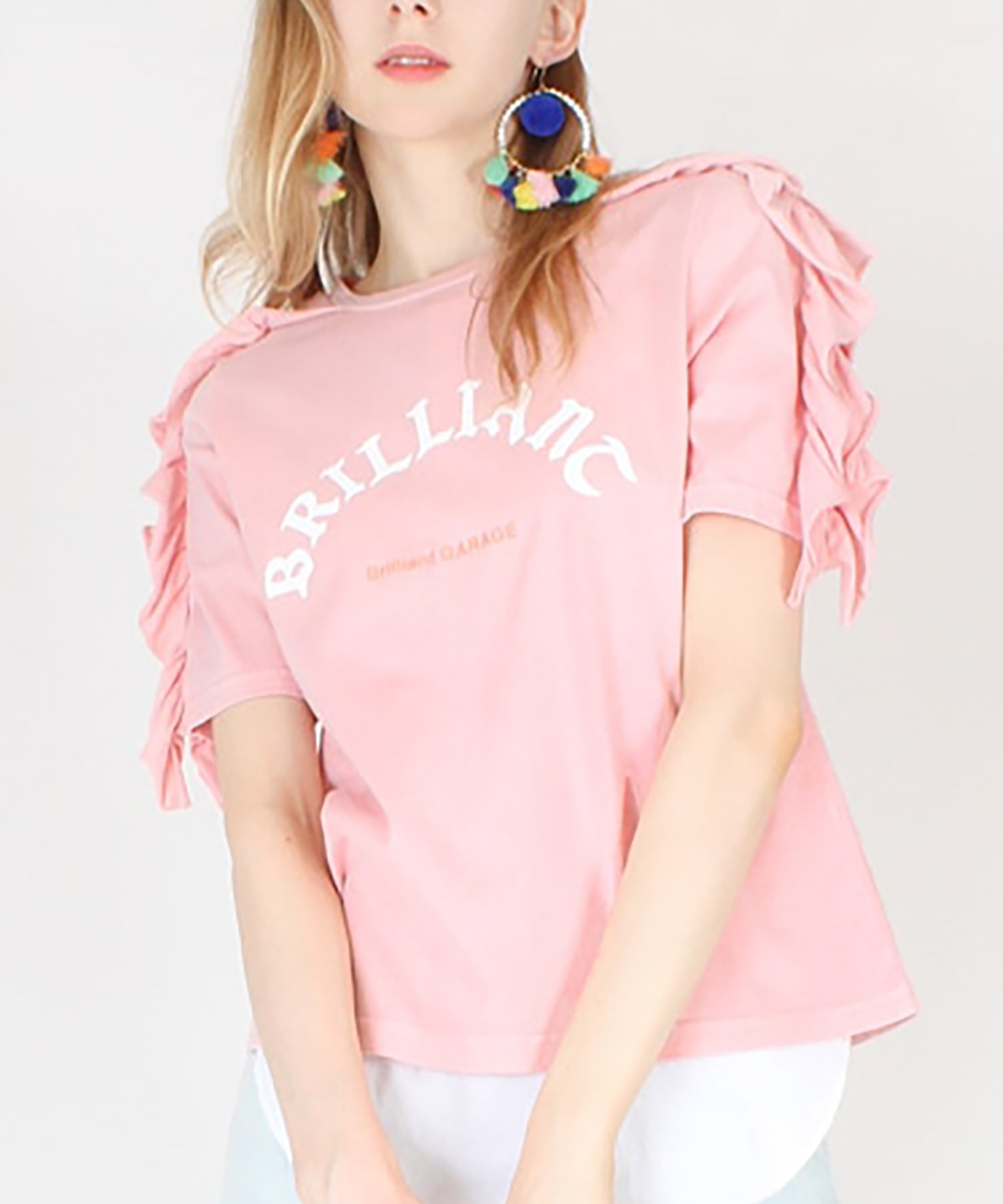 M0693 ブリリアントロゴフリルショルダーTシャツ