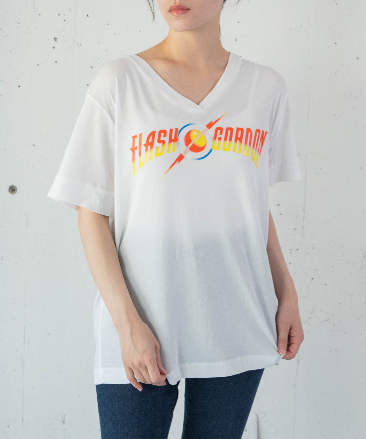 M0695 フラッシュゴードンVネックTシャツ