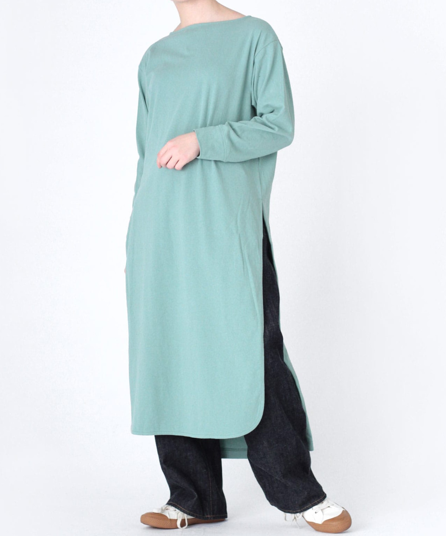 M1227 スリットロングプルオーバー