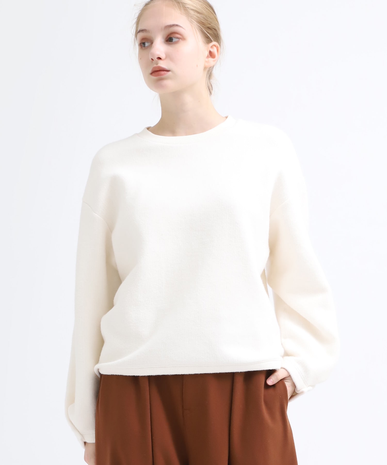 M1317 スリーブタックウォームプルオーバー