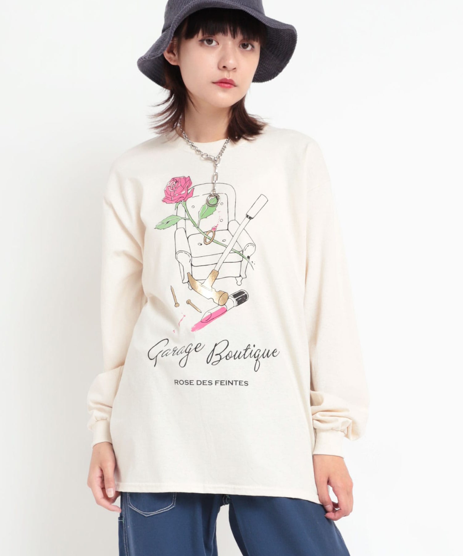 M1744 ガレージソファプリントロングTシャツ