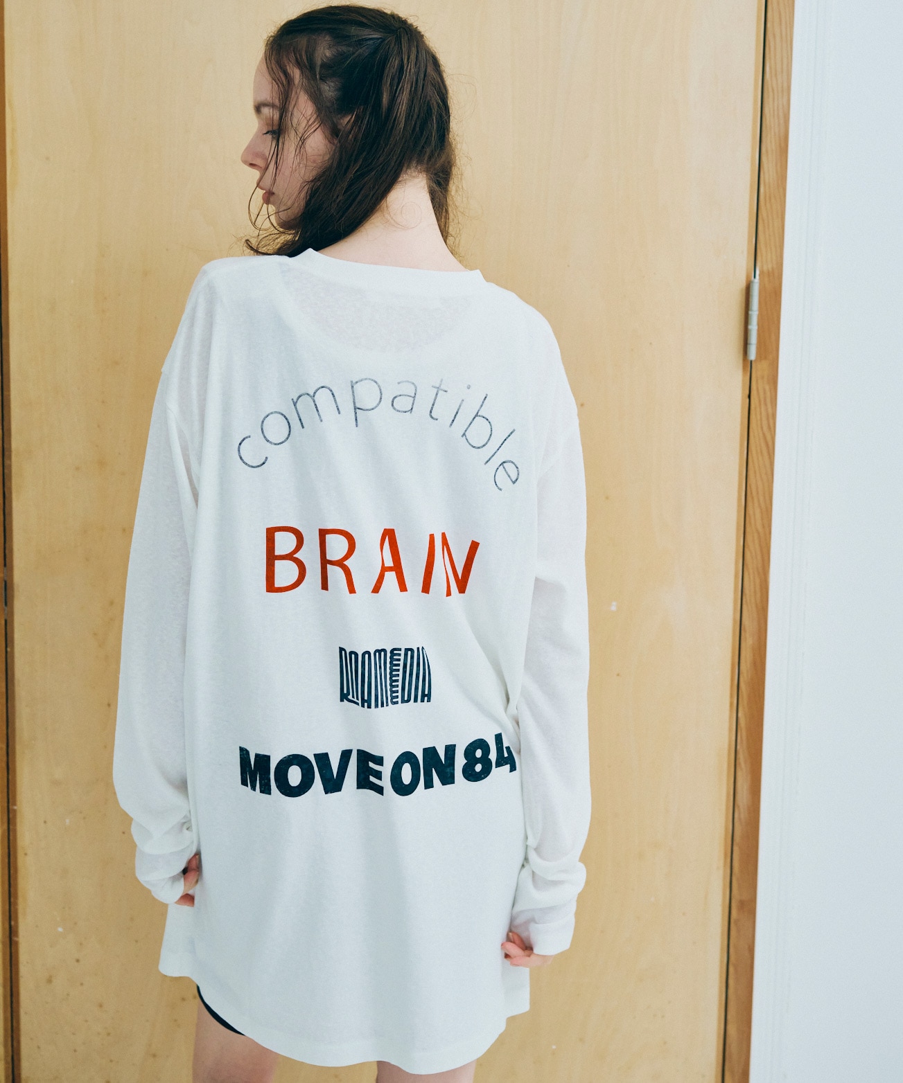 M2388 スクエアロゴロングロンT