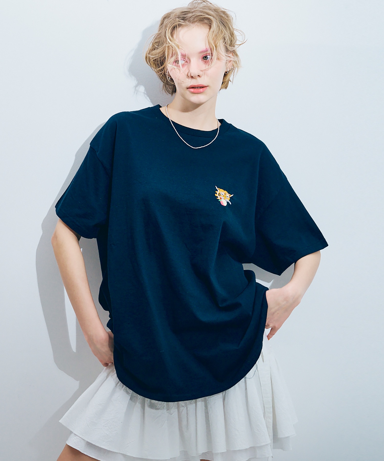 【PINK MOTEL】M2473 PMモモトラシシュウT