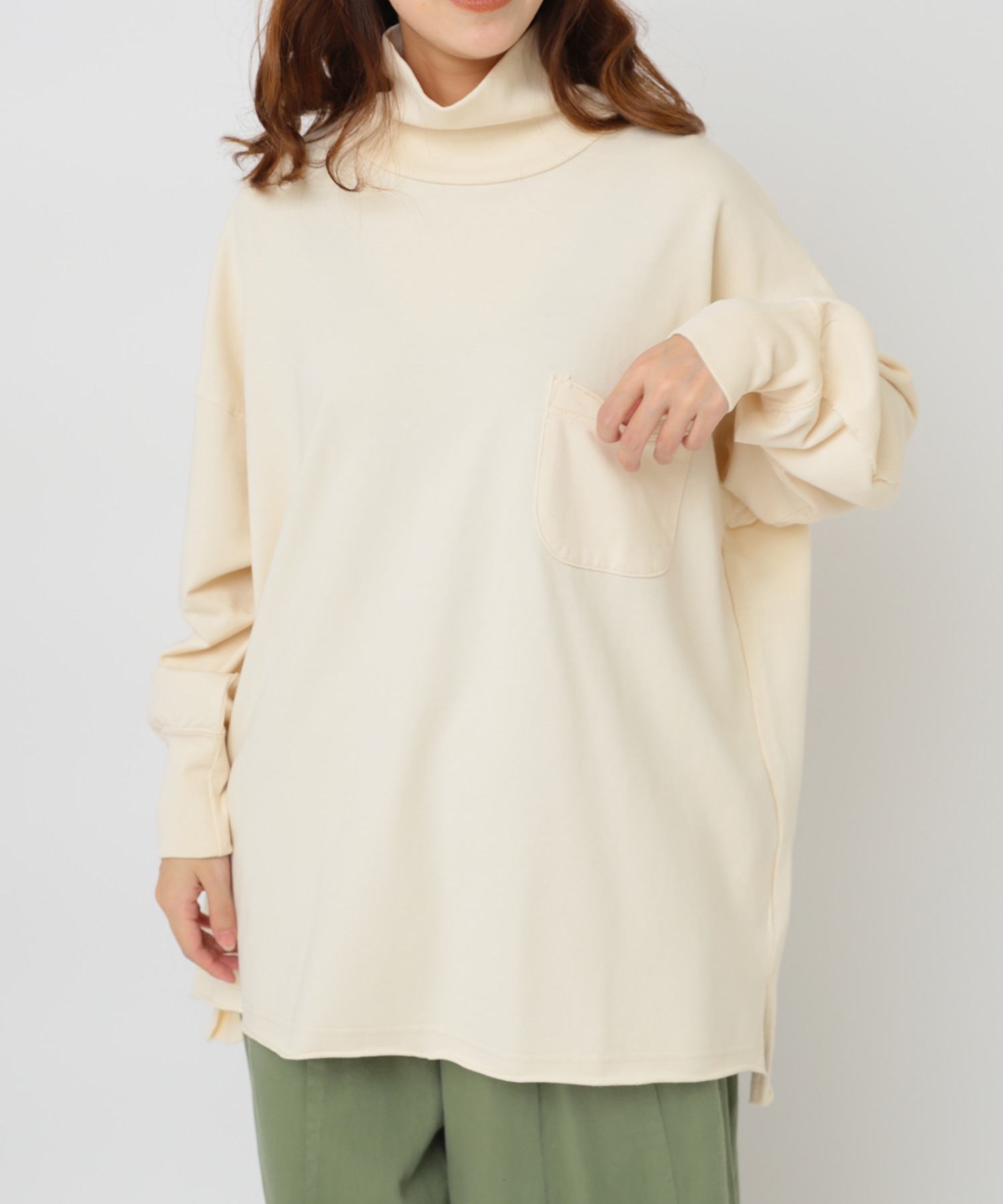 M2494 丸いポケットのBIGタートルプルオーバー