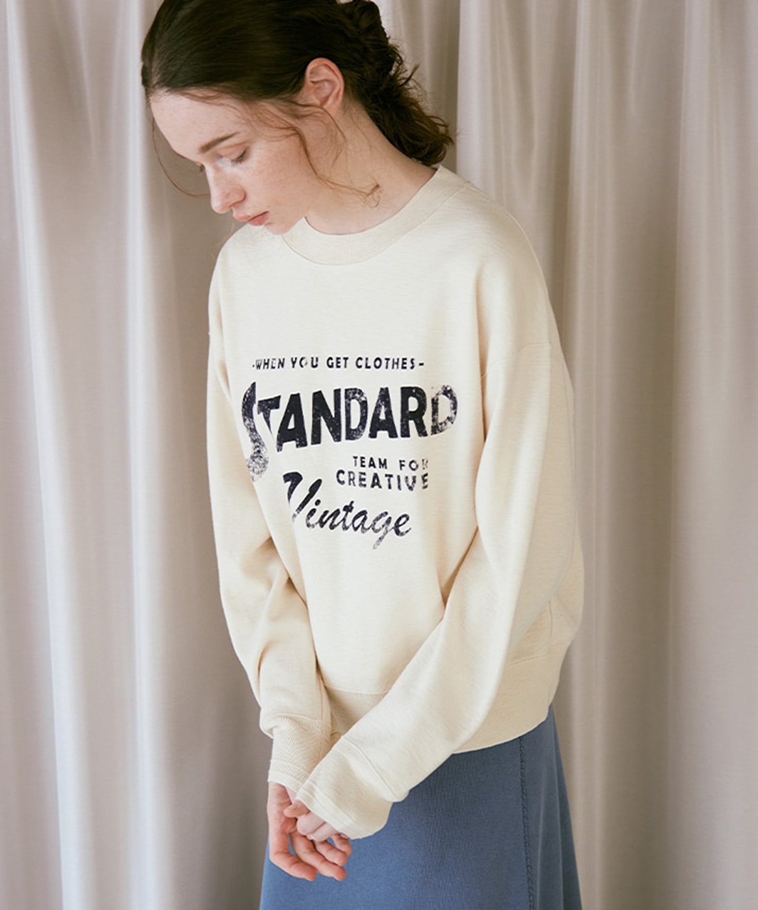 M2544 スラブスムースロゴプルオーバー