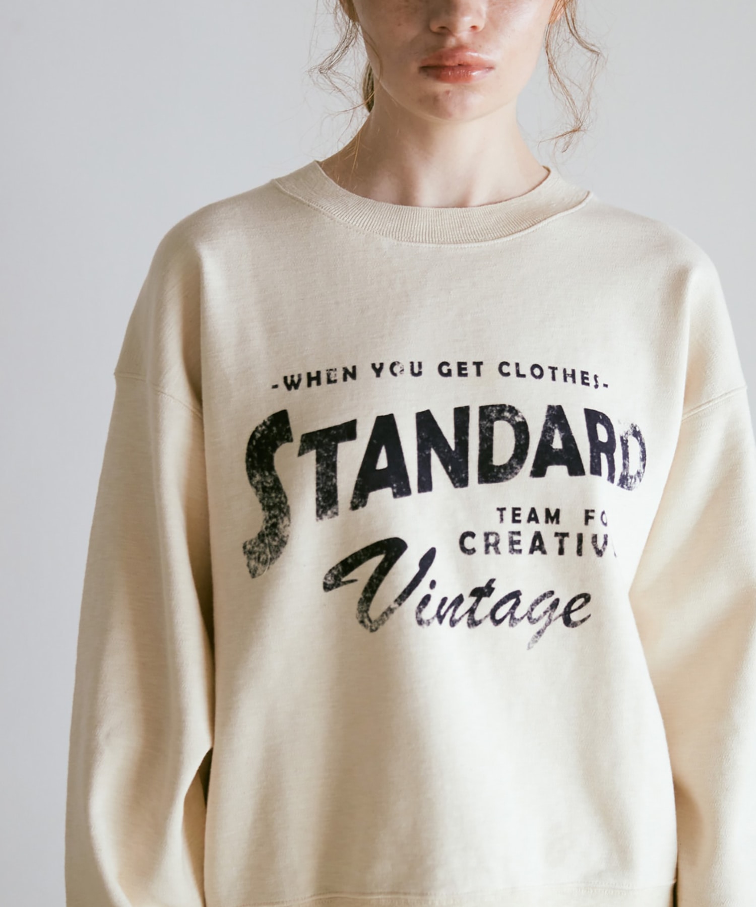 M2544 スラブスムースロゴプルオーバー