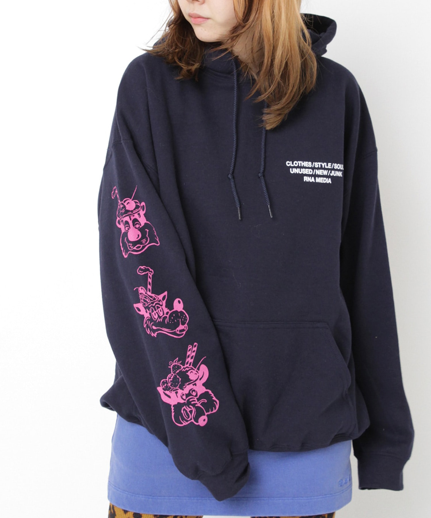 M2582 フローズンキャラパーカー